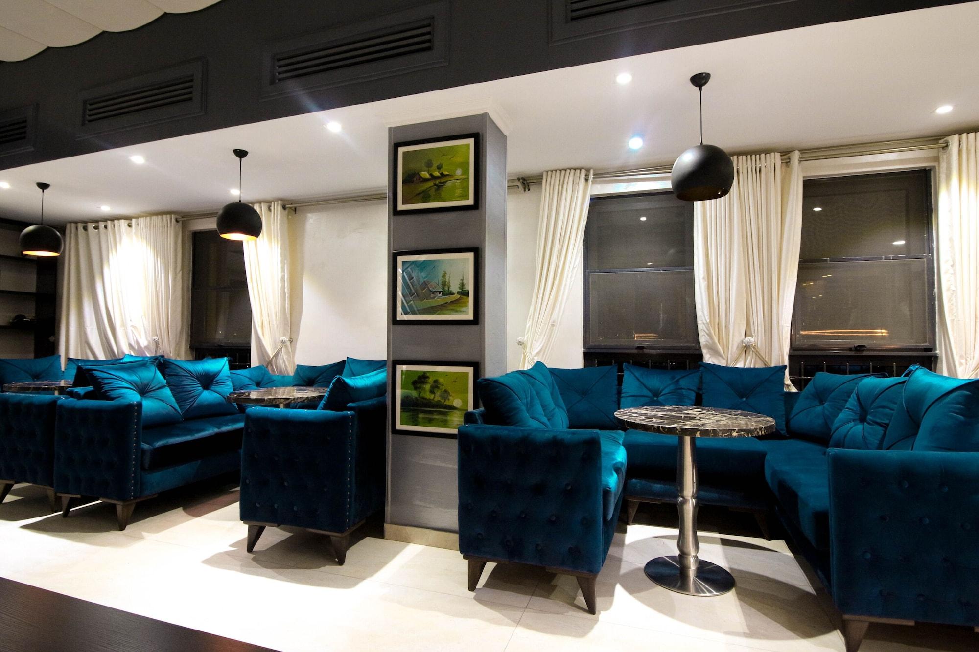 Bar/Salón Belanova Apartments & Suites