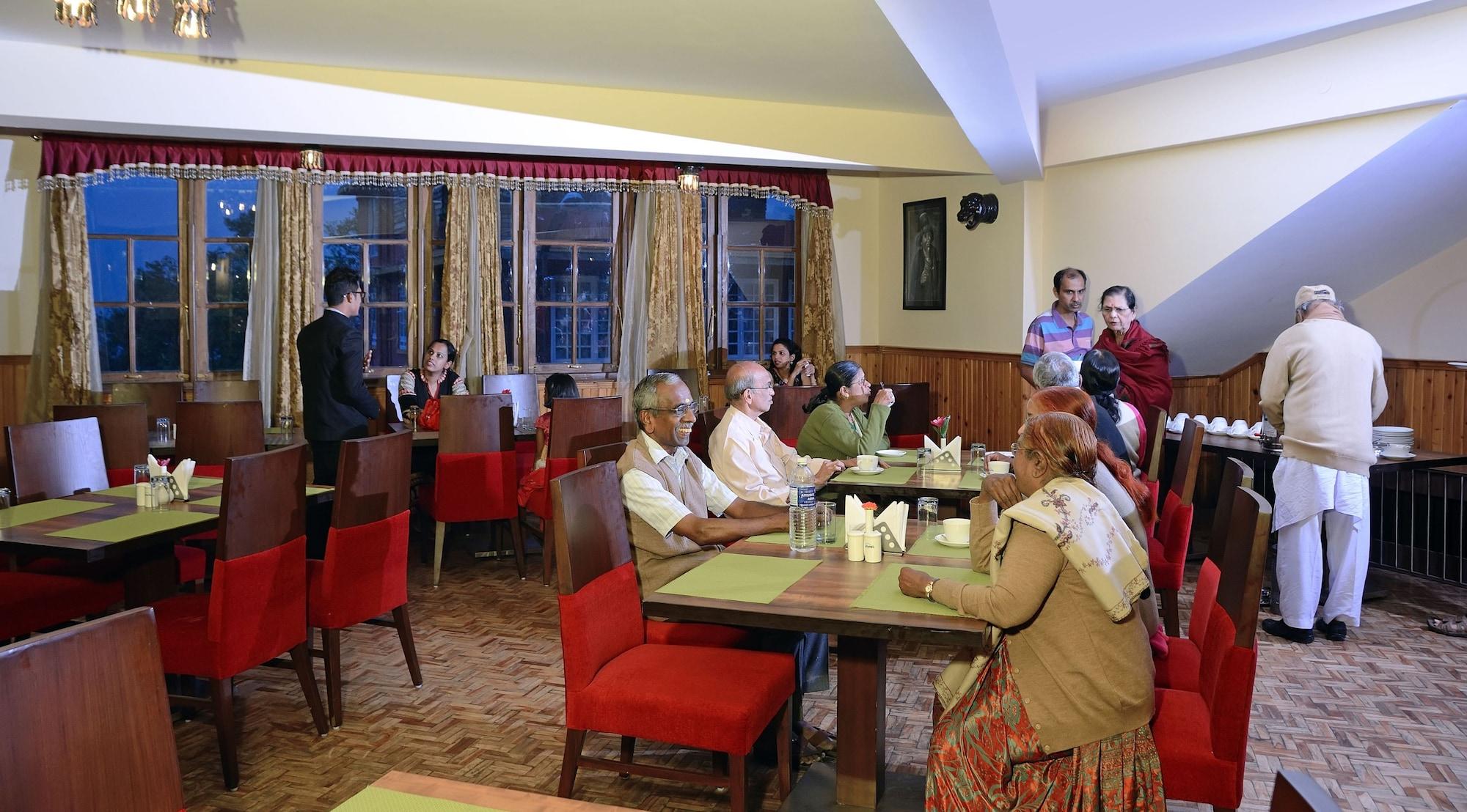 Restaurant Summit Newa Regency