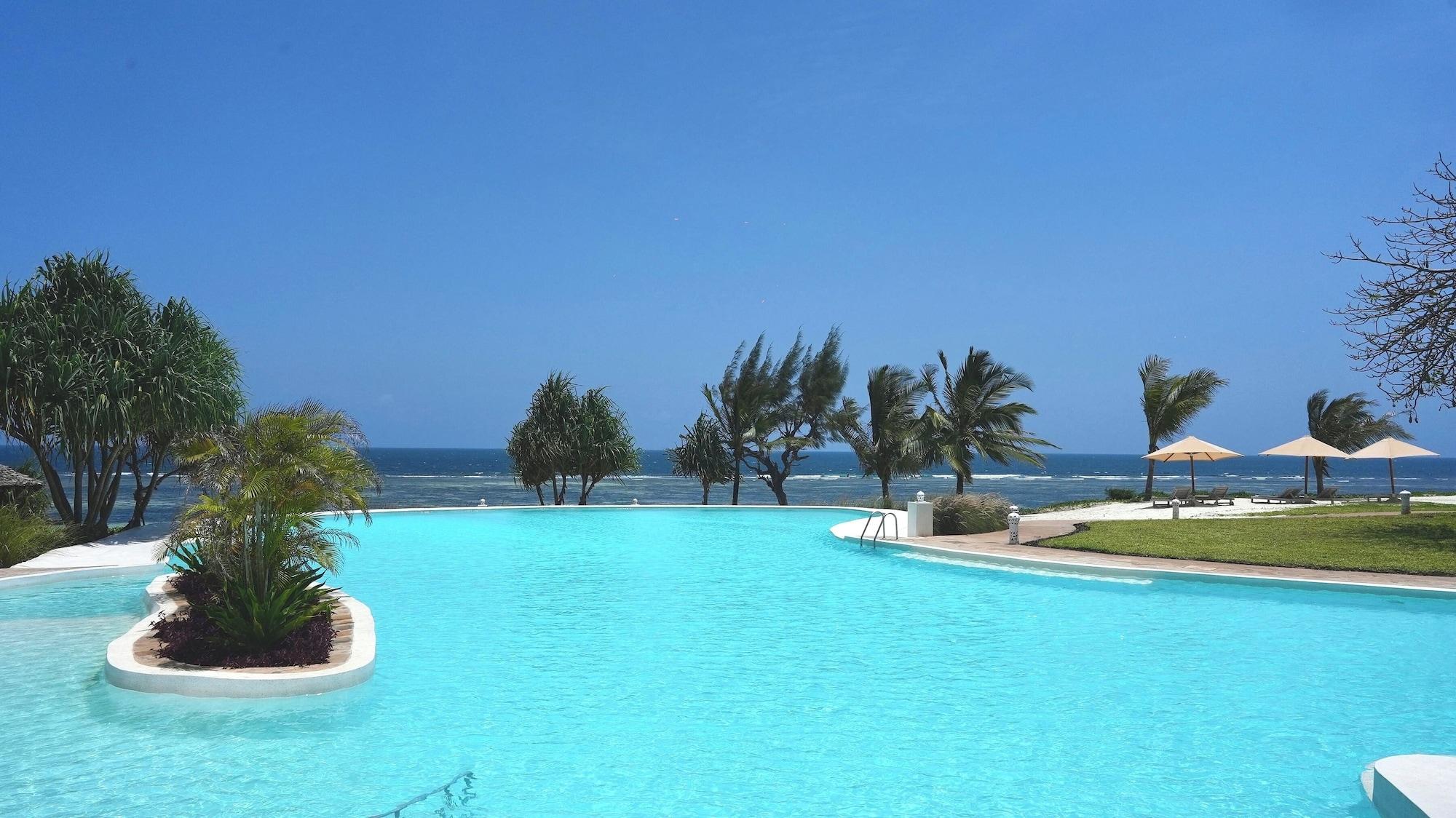 Vista Piscina Zahari Oceanfront