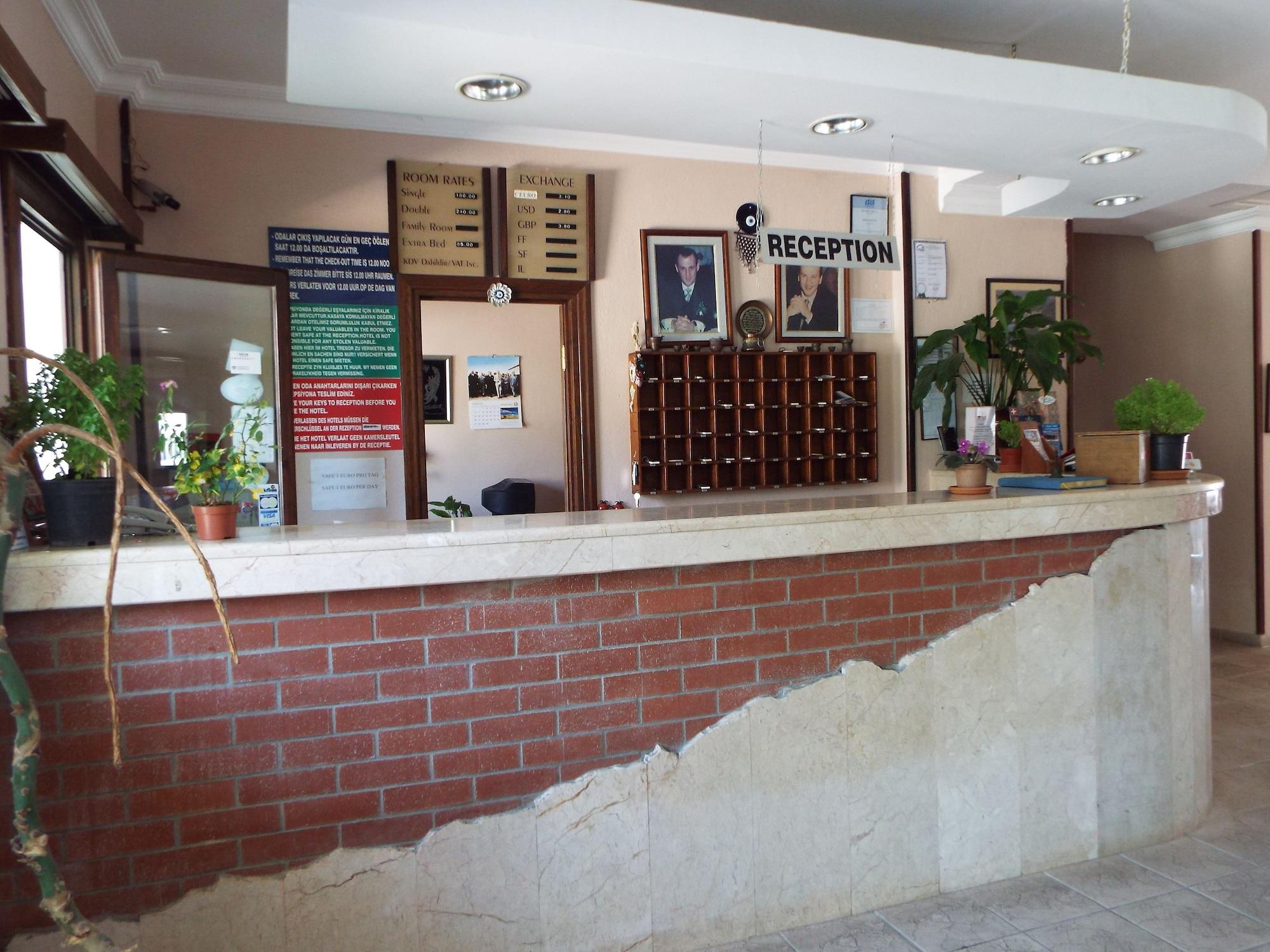 Vista Lobby Area Hotel