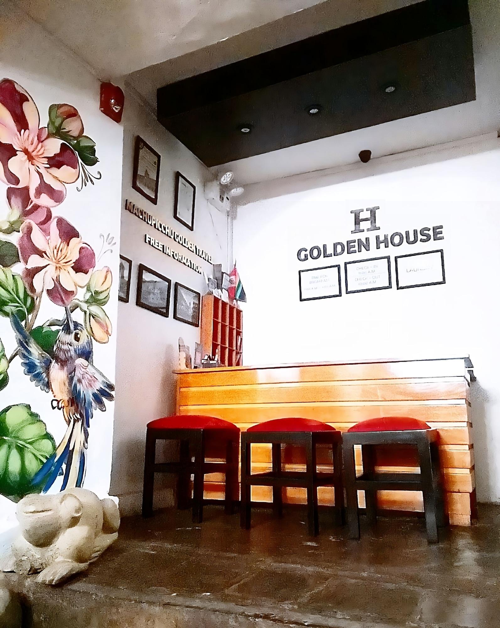 Vista Lobby Golden House Hotel