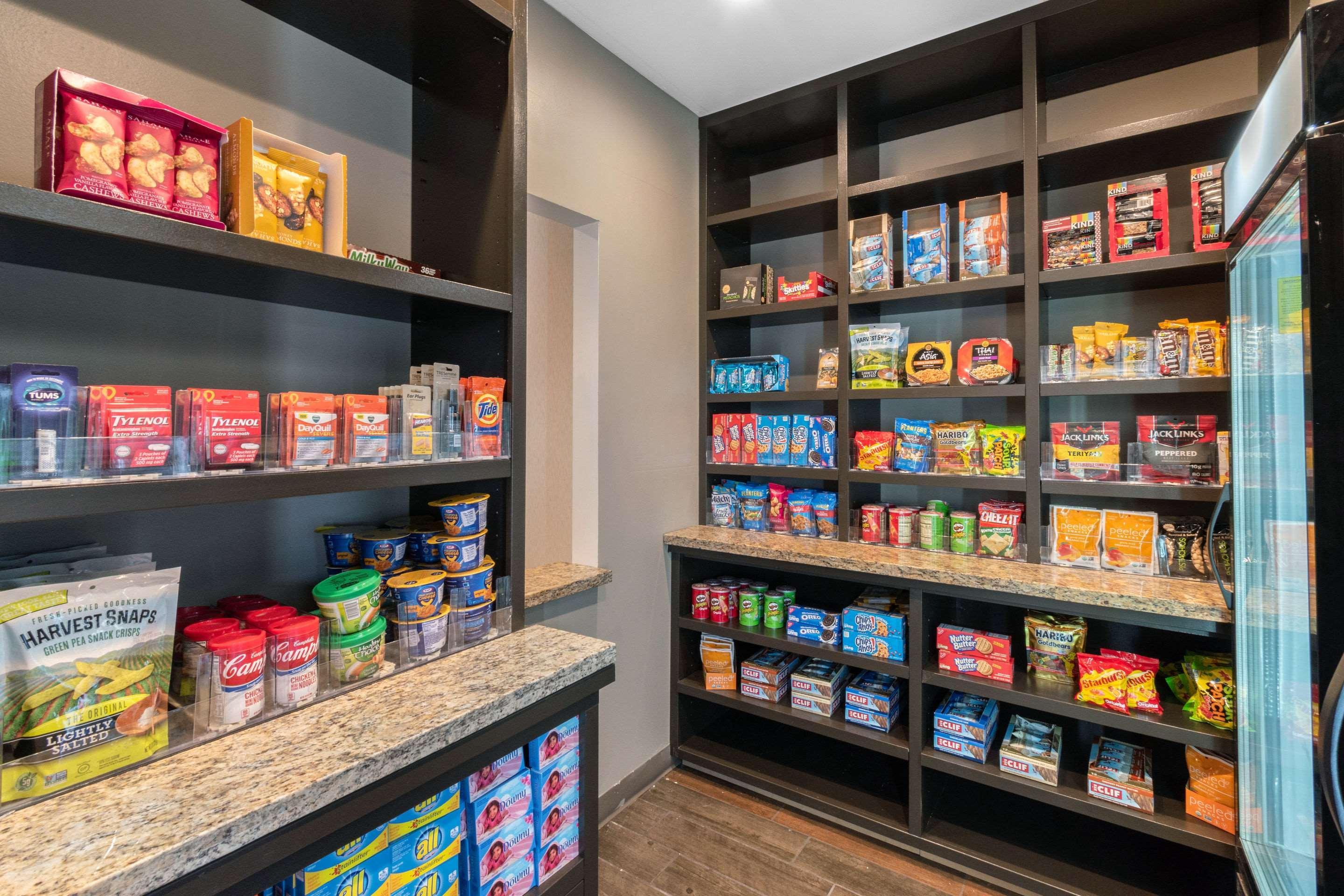 Vista Exterior MainStay Suites Denver International Airport