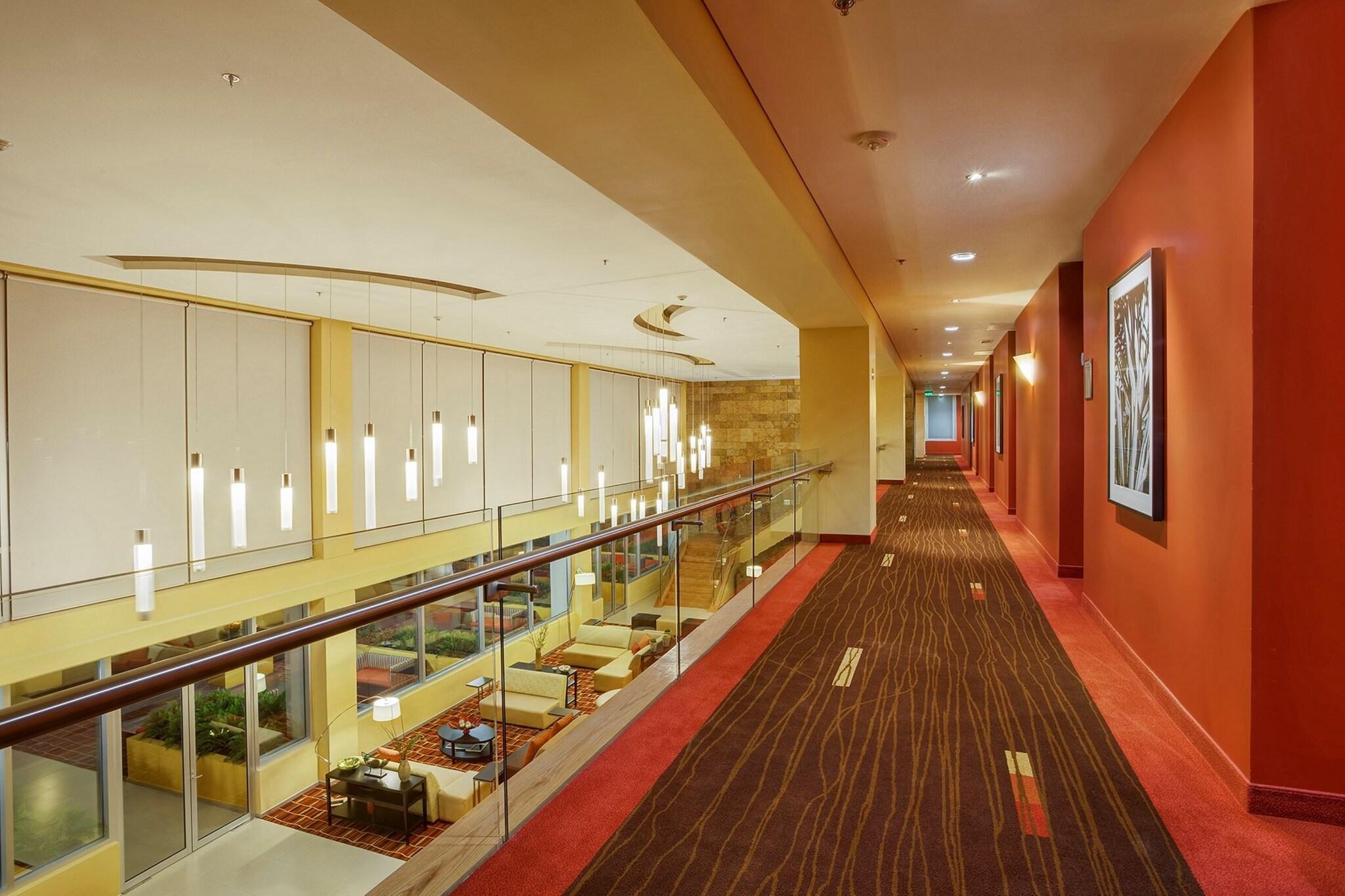 Vista Lobby Courtyard by Marriott Leon at the Poliforum
