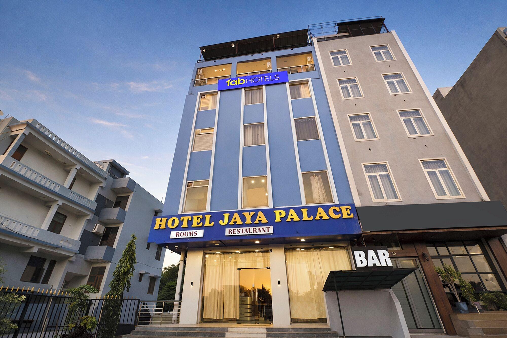 Vista Exterior Fabhotel Jaya Palace