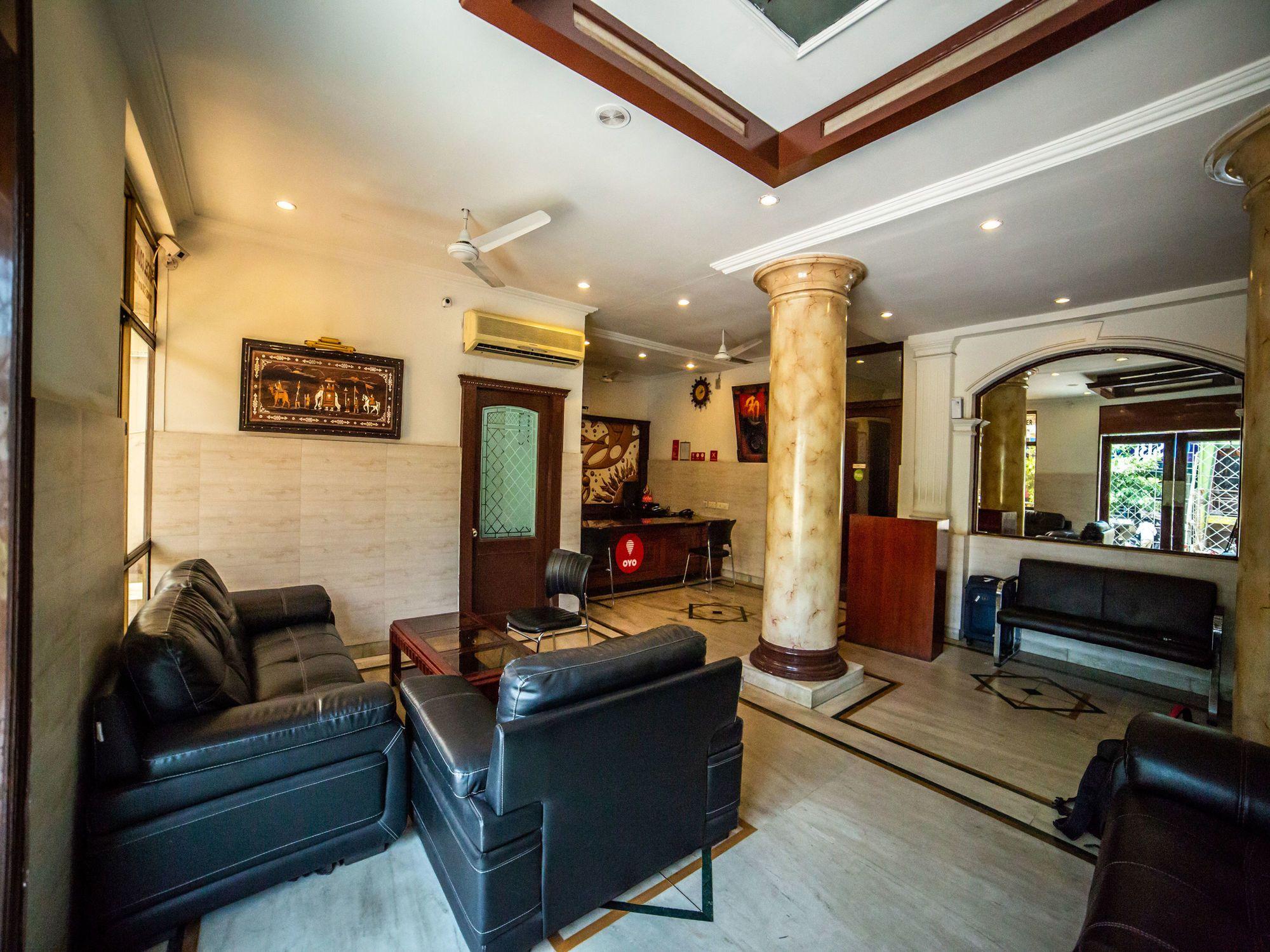 Vista Lobby OYO 14670 Saaket Residency