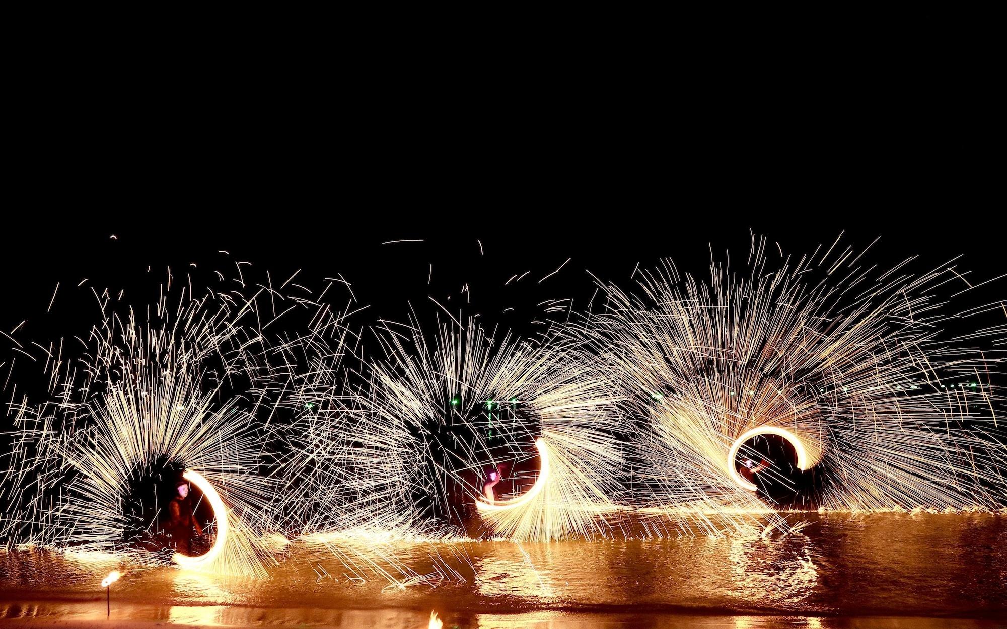 Playa Lub d Koh Samui Chaweng Beach - Beachfront Vibrant Social Vibe