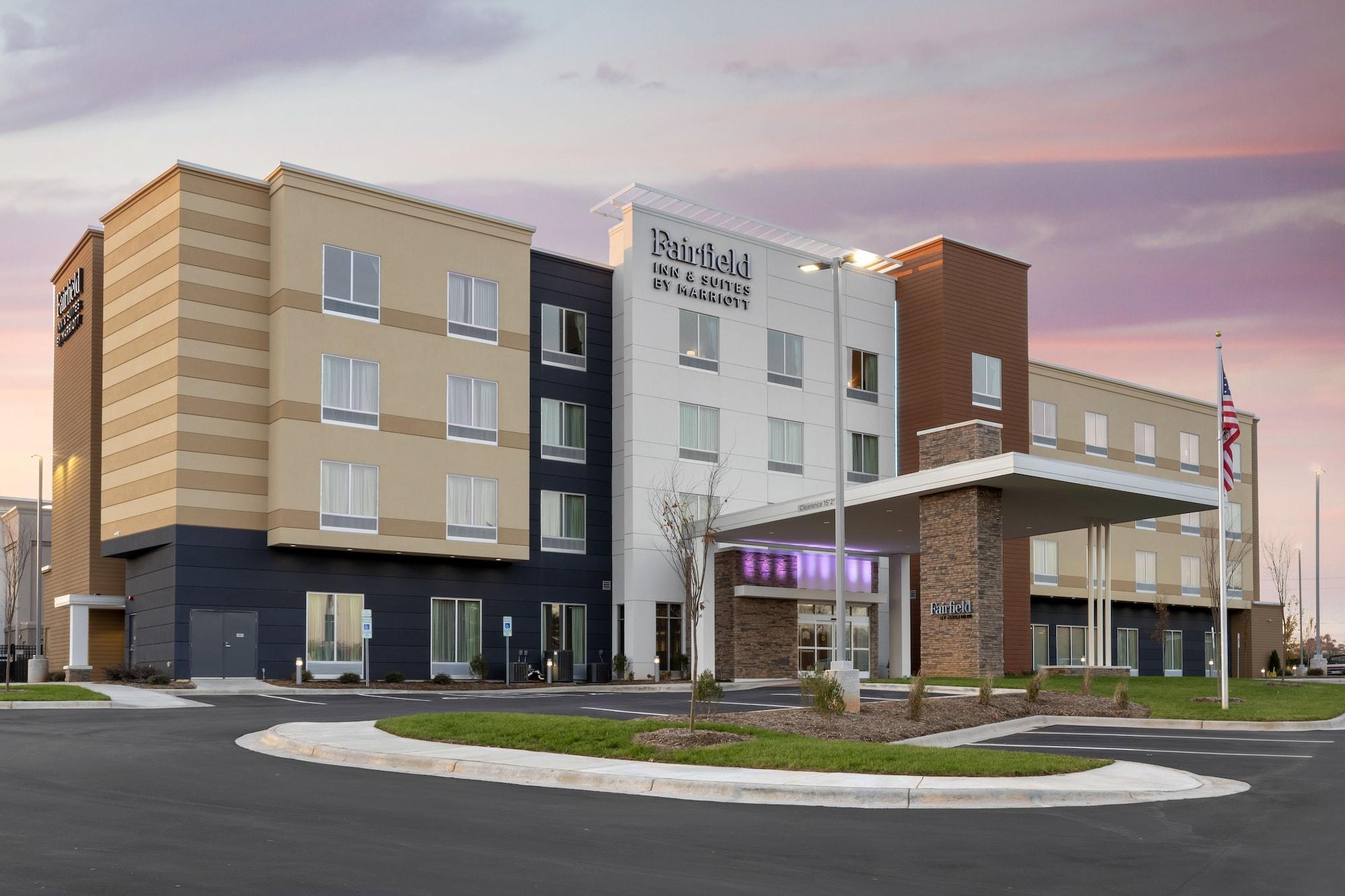 Vista Exterior Fairfield Inn & Suites by Marriott Mebane