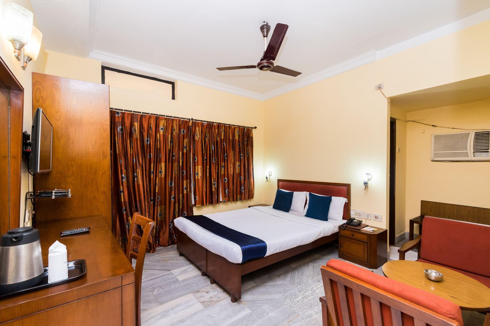 Varios OYO 4621 Hotel Camac Plaza