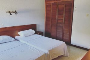 Alquiler Vacacional - Reef Utopia Tobago Private Beautiful Villa,3mins Walk to Beach,Great Pool,Garden