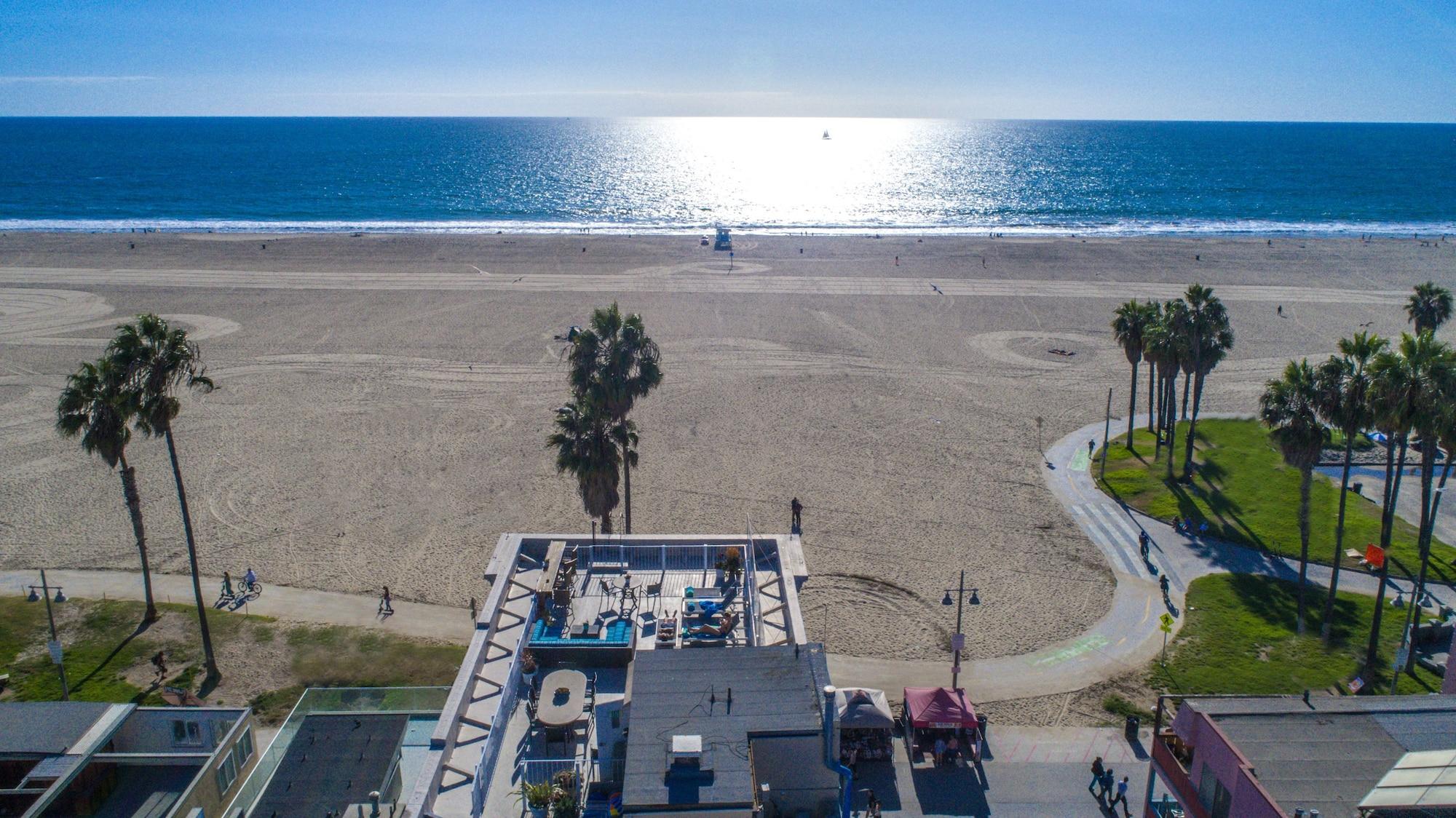 Playa Venice Suites