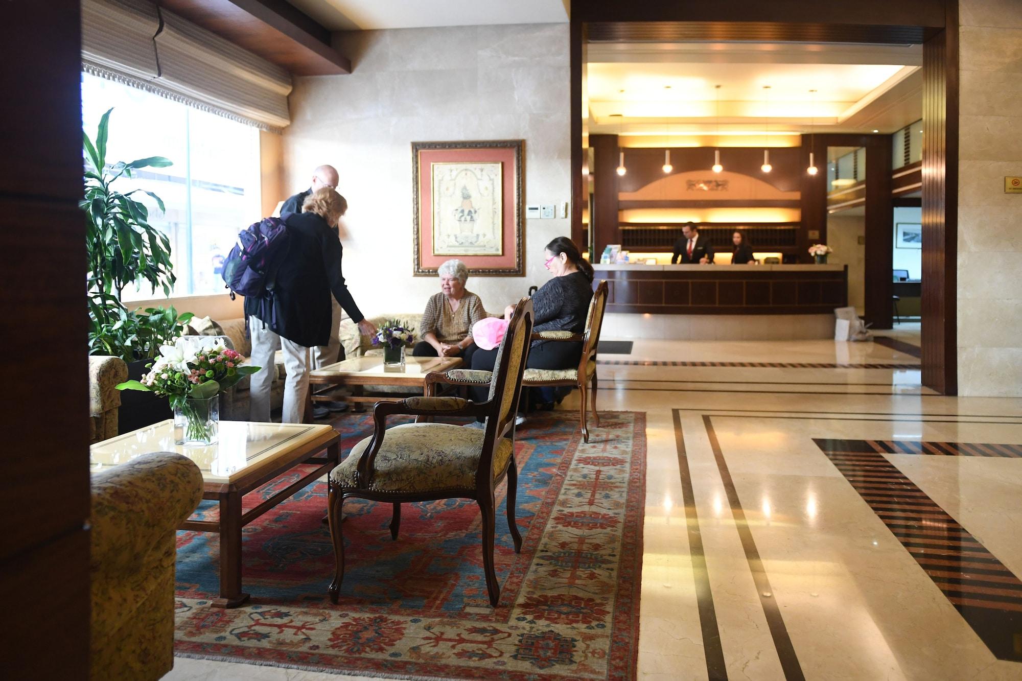 Vista Lobby Casa D Or Hotel