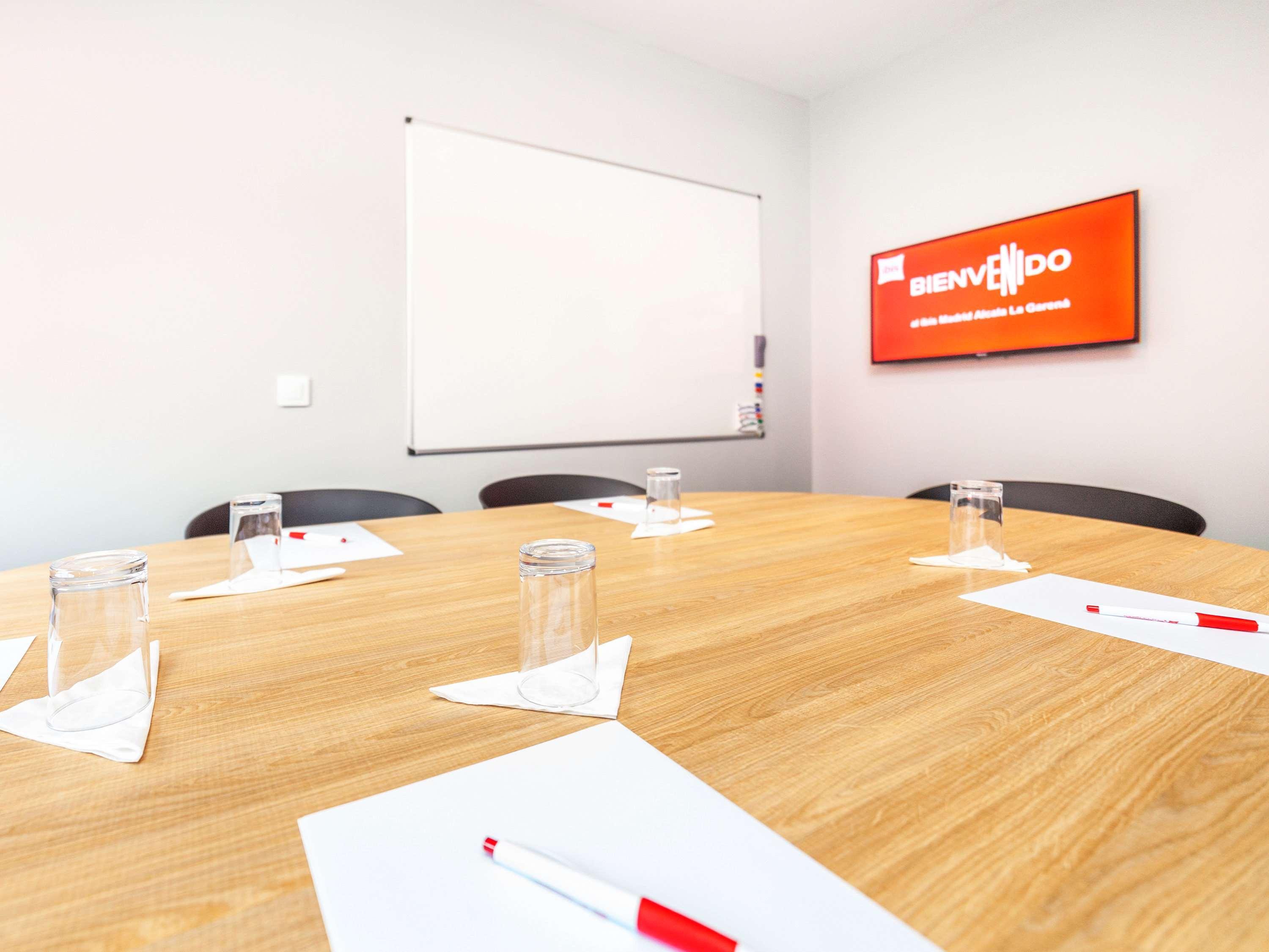 Centro de Negocios ibis Madrid Alcala de Henares La Garena