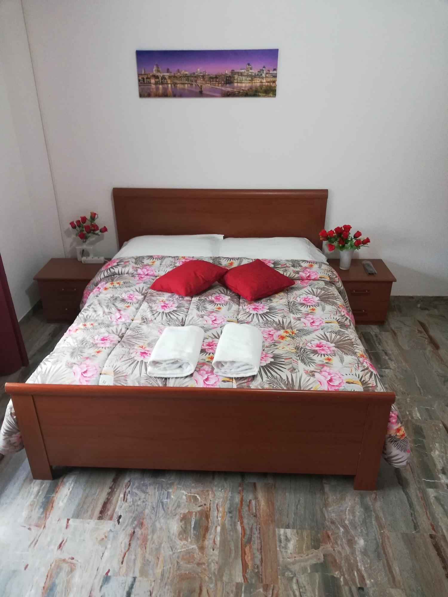 Varios Venice Holiday