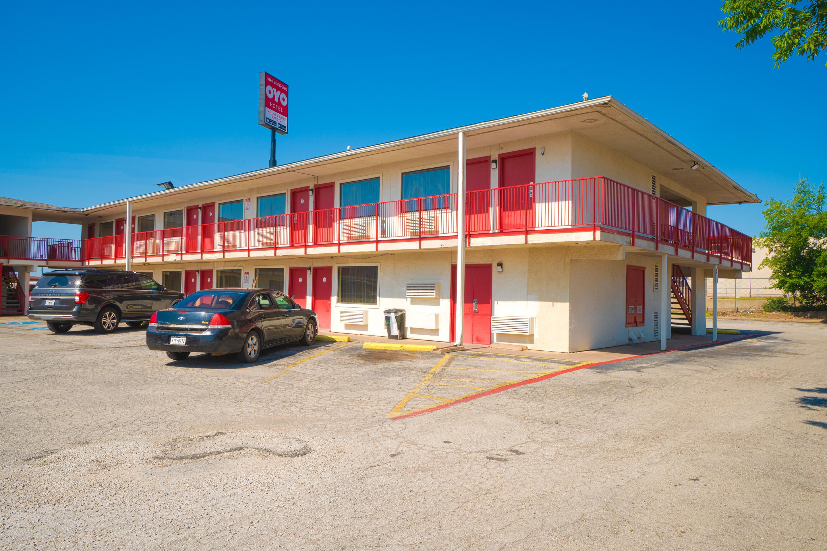 Vista Exterior Days Inn by Wyndham Wichita Falls