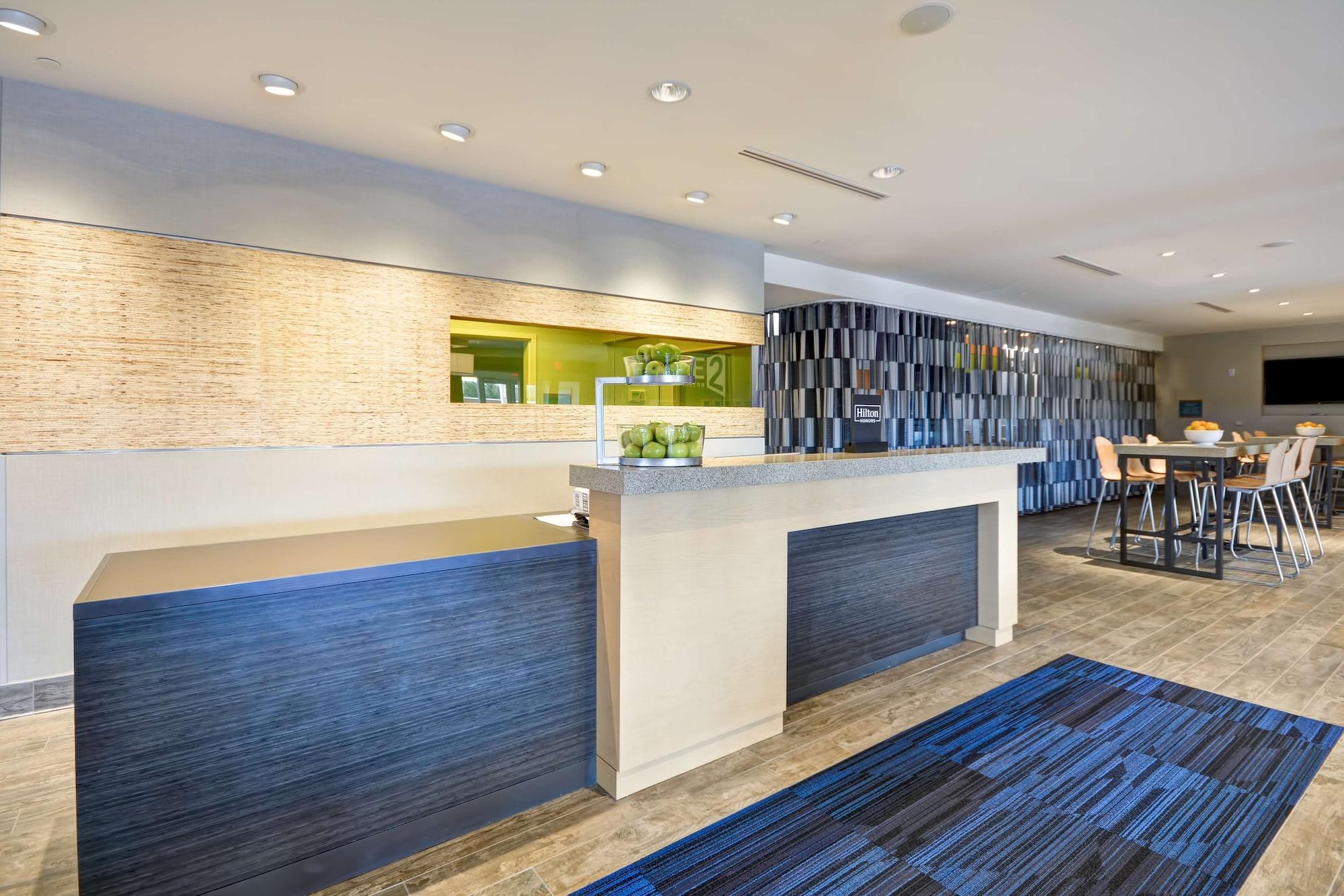 Vista Lobby Home2 Suites by Hilton Charles Town