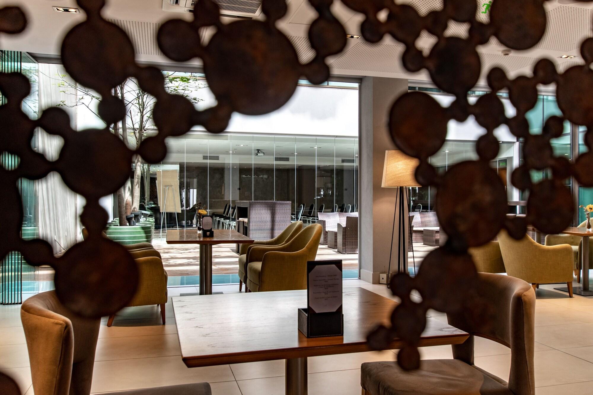 Vista Lobby Caseros 248 Hotel