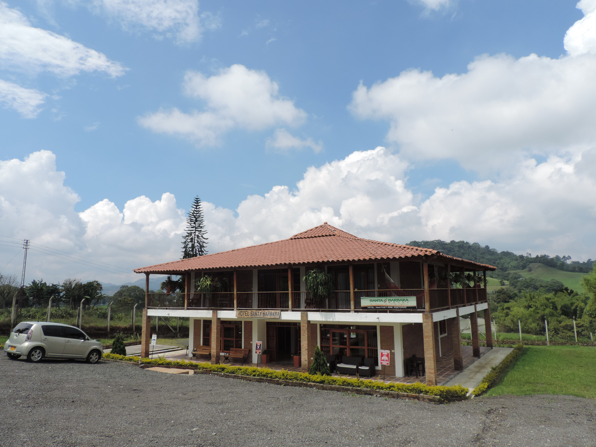 Vista Exterior Hotel Santa Barbara