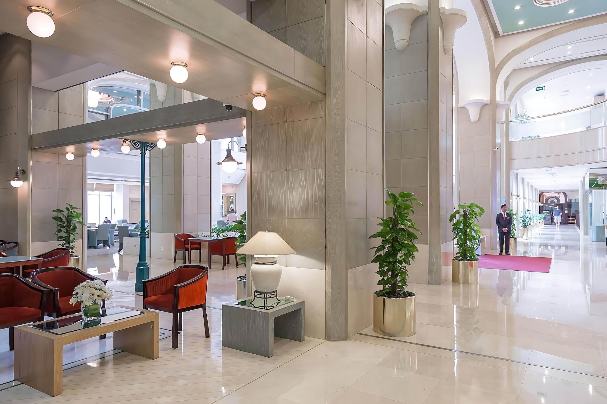 Vista Lobby Millennium Plaza Downtown Suites
