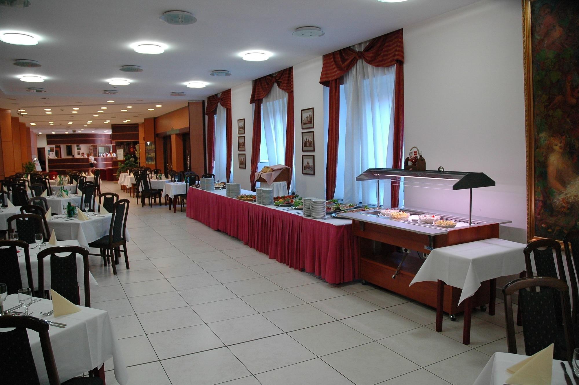 Vista Lobby Hotel Benczur