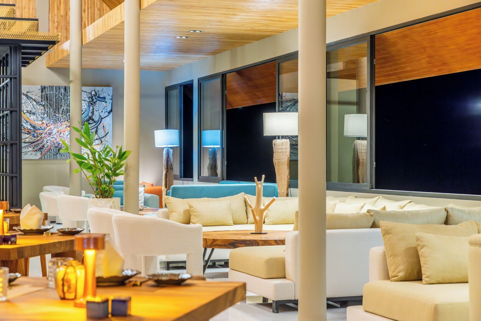Vista Lobby Ida B Domain