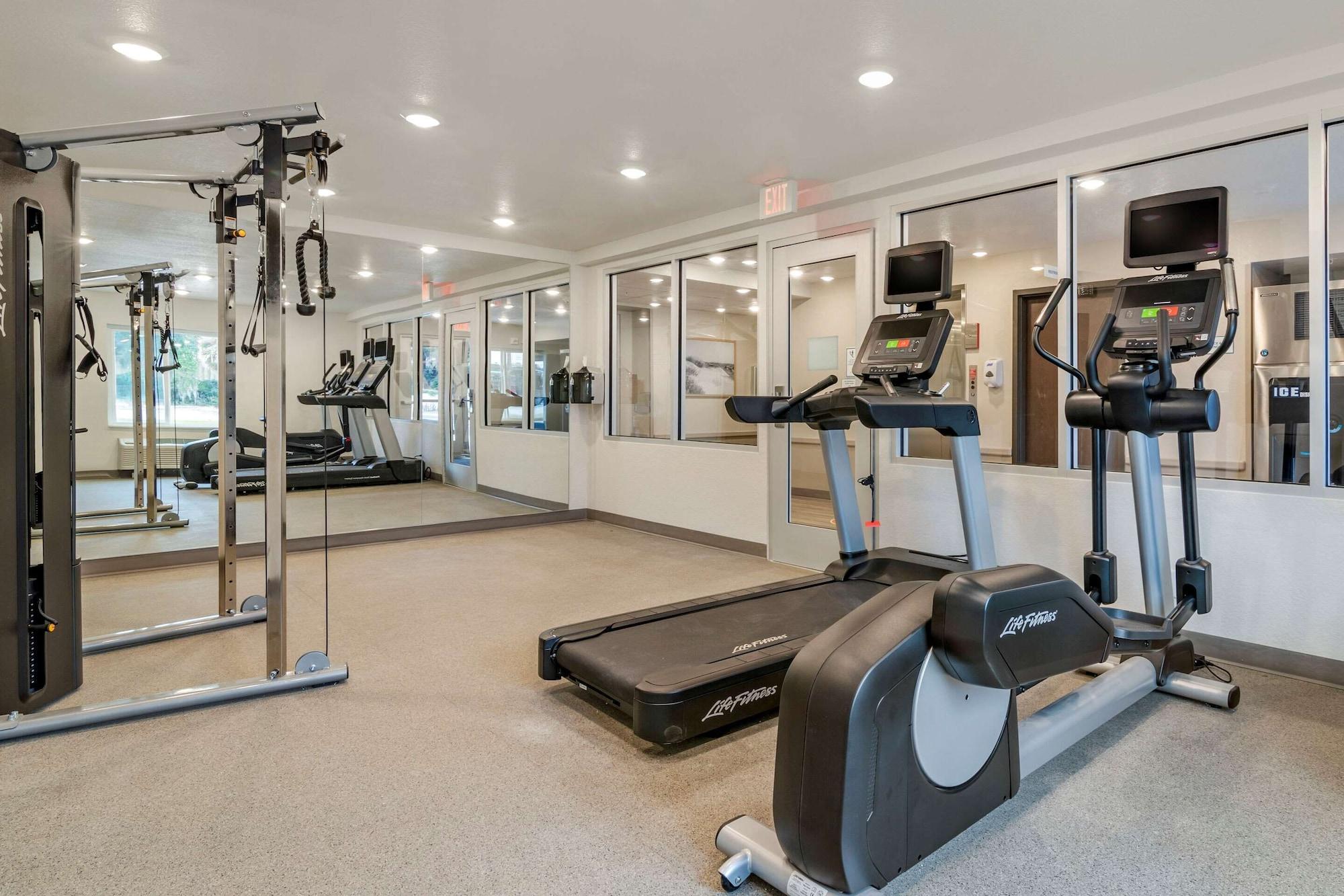Gimnasio WoodSpring Suites Brunswick