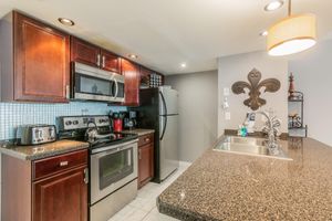 Alquiler Vacacional - ​Near Theme Parks! Potter's Castle! Gorgeous, 3 BR's, Sleeps 8, Pool!