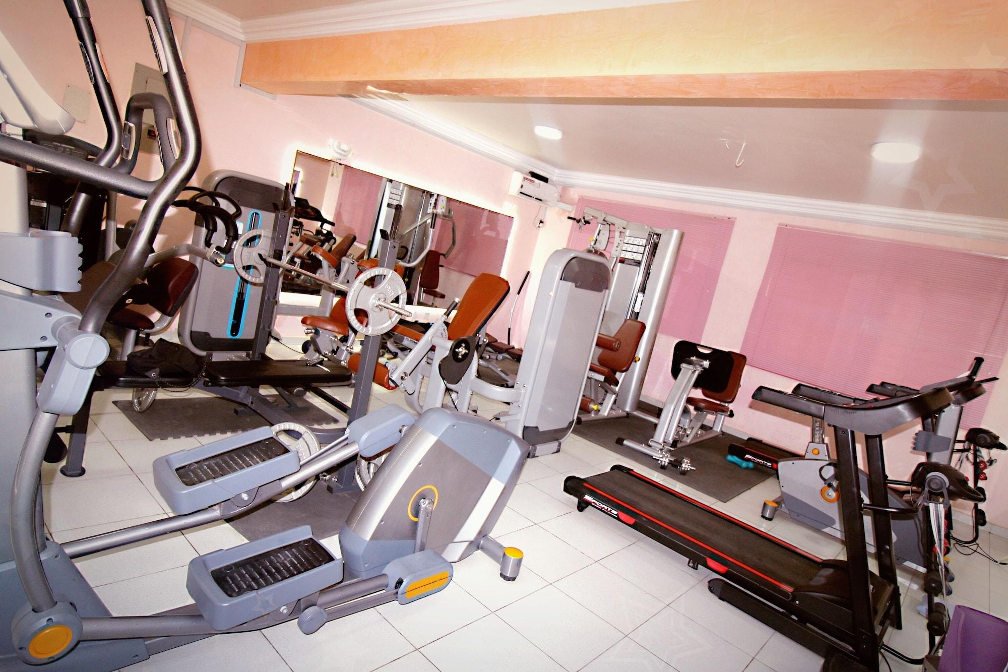 Gimnasio Ishakool Hotels