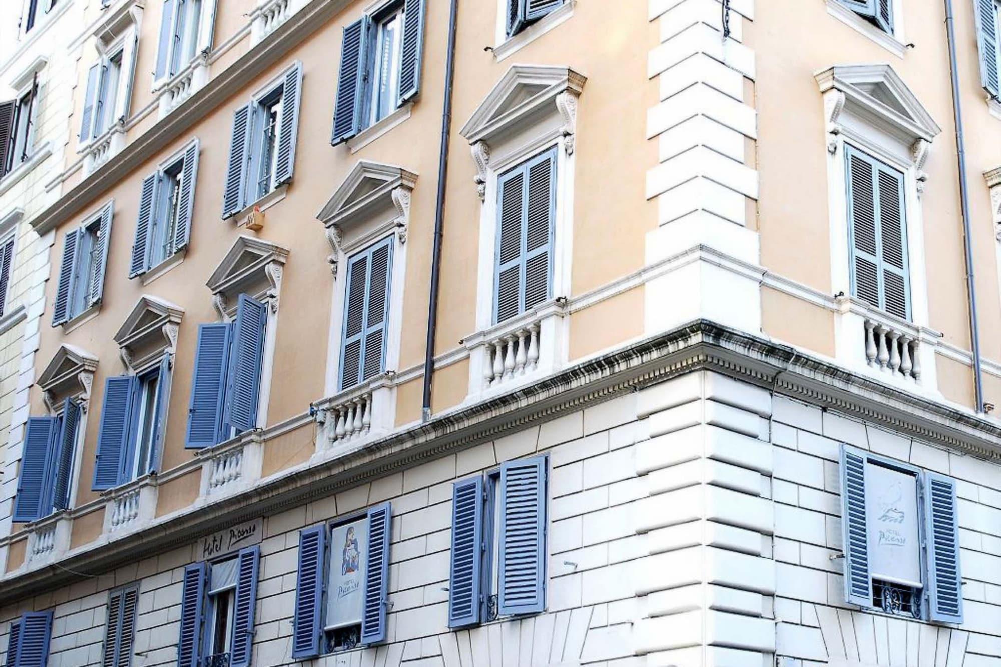 Vista Exterior Hotel Picasso