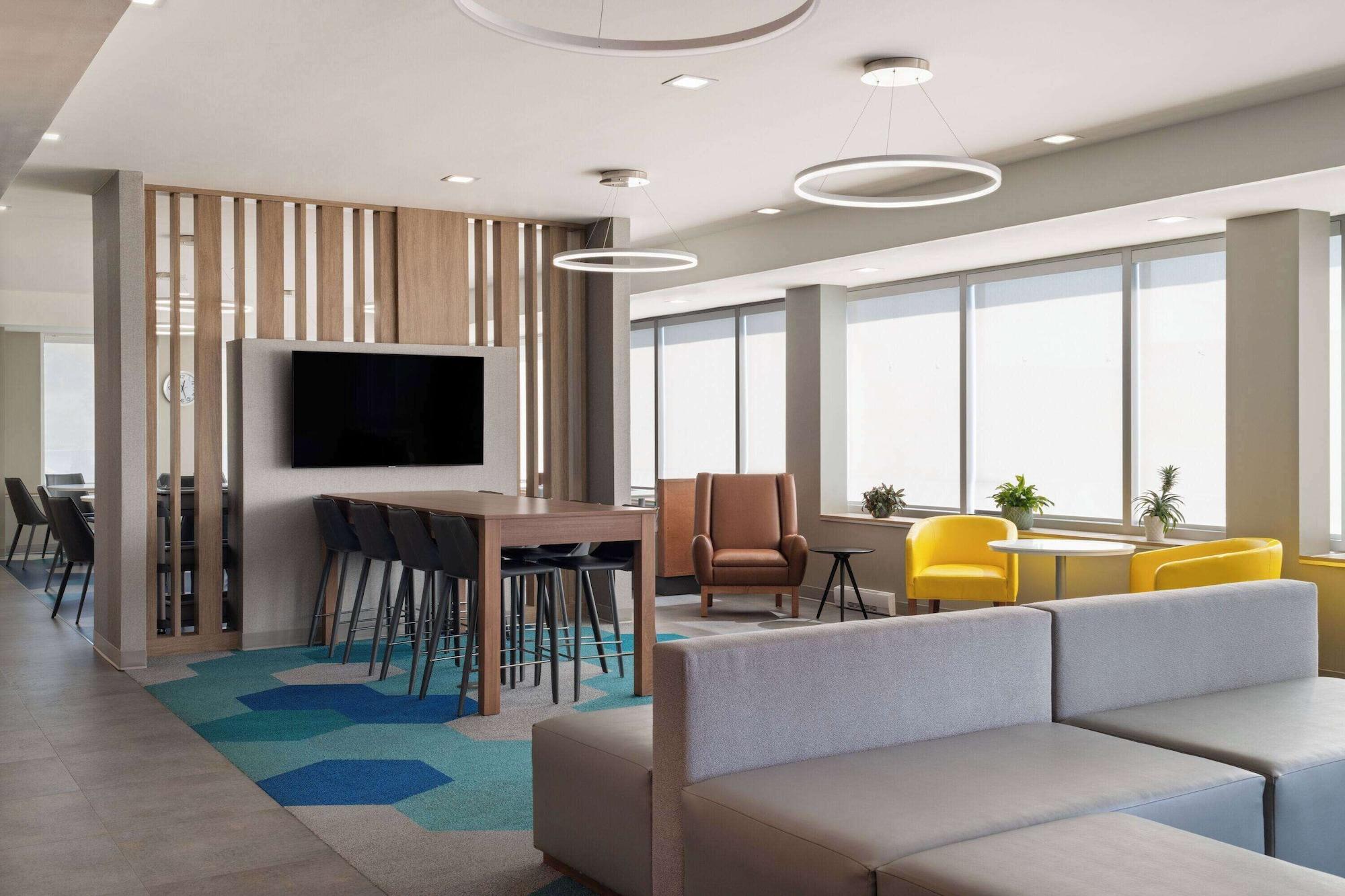 Vista Lobby Microtel by Wyndham Lachute