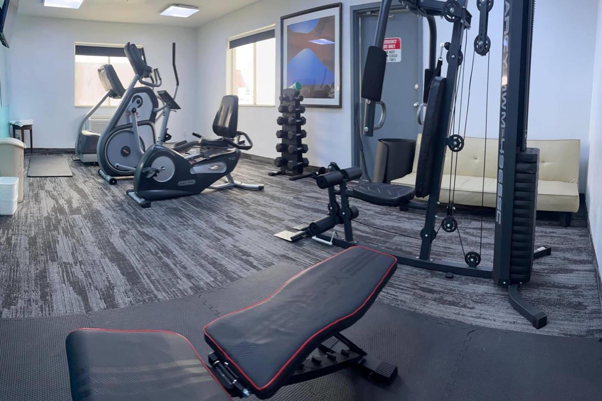 Gimnasio Alliance Hotel & Suites, a Howard Johnson by Wyndham