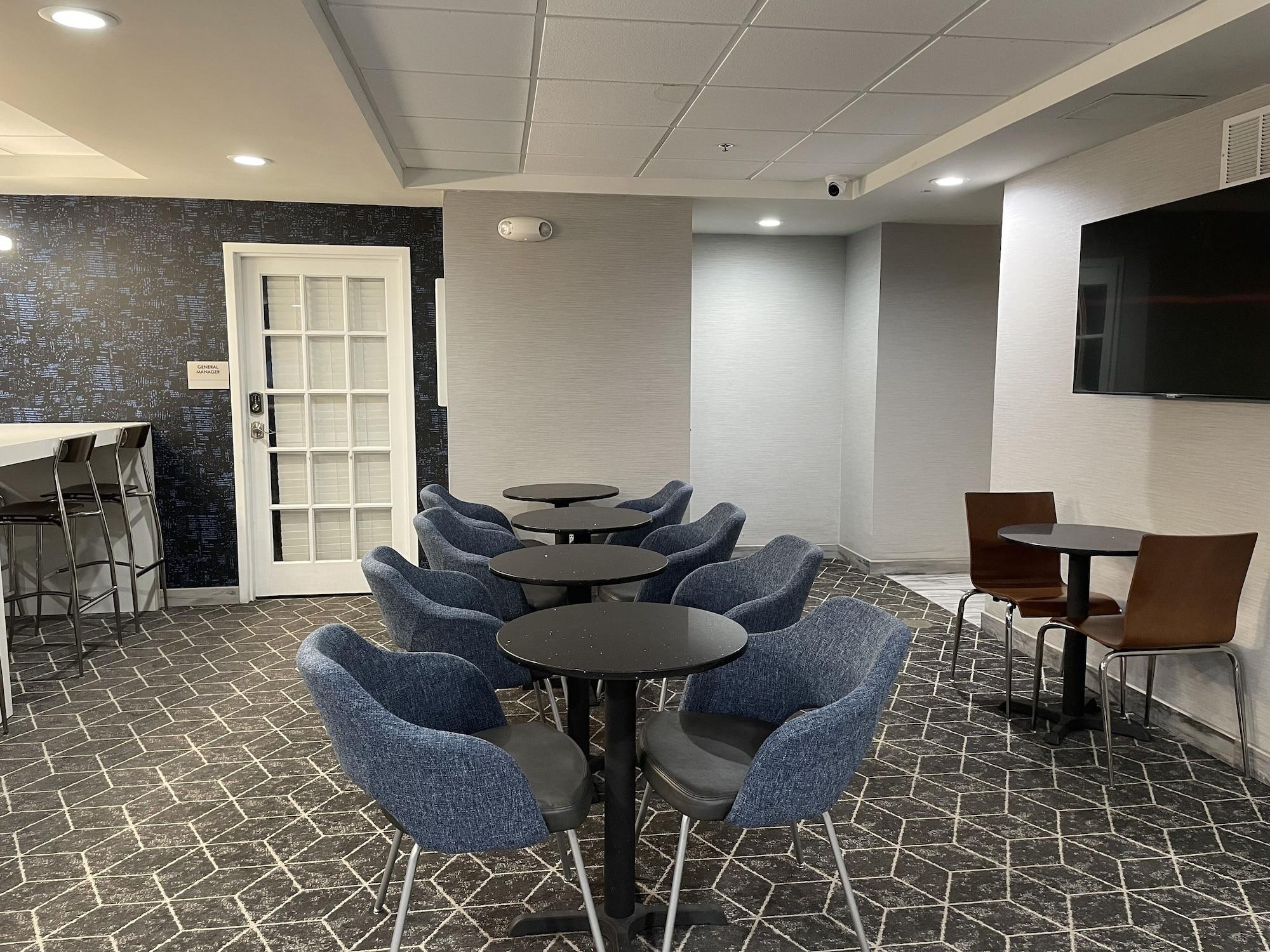 Restaurant Clarion Pointe Charlottesville