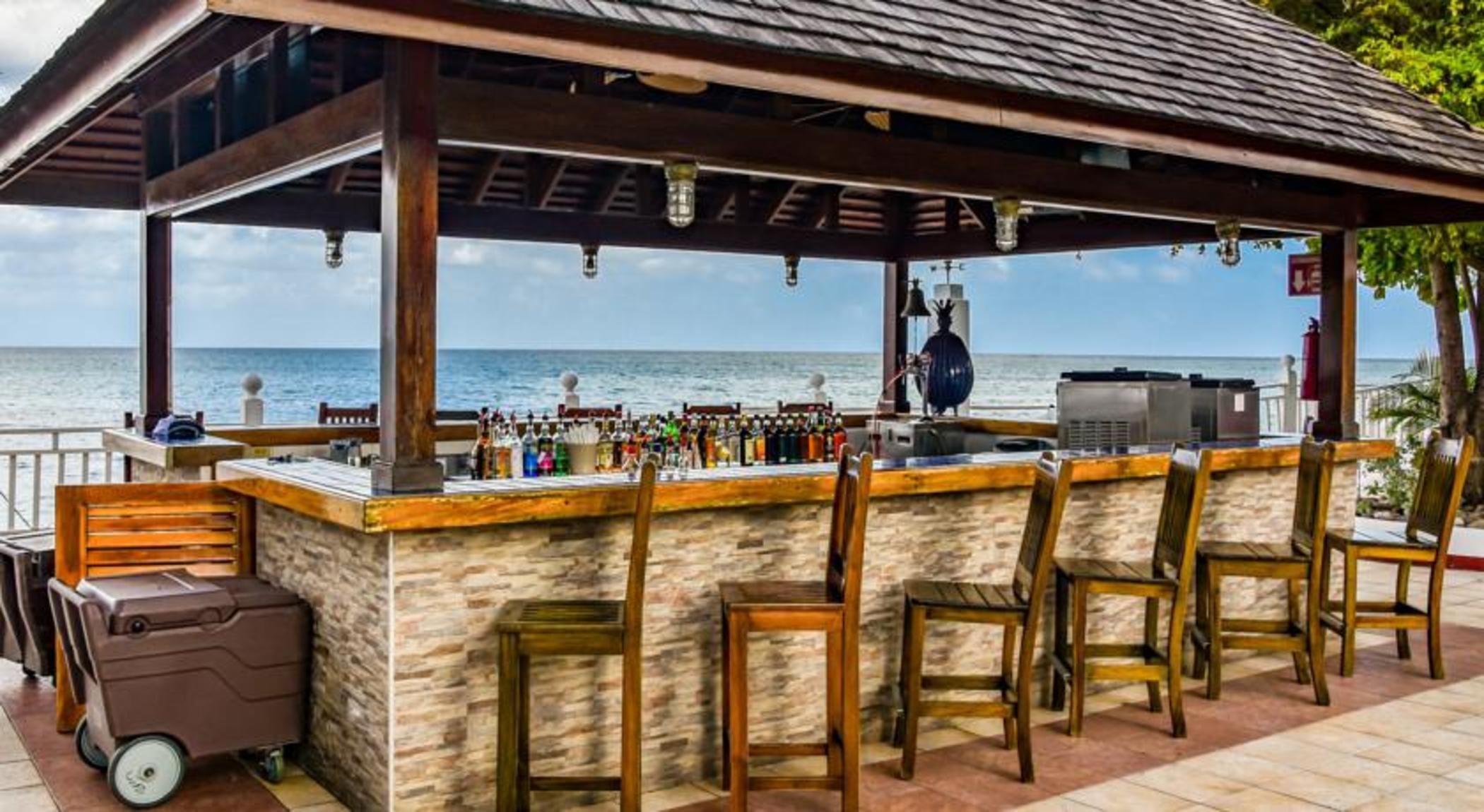 Bar/Salón Grand Decameron Montego Beach, A Trademark All Inc