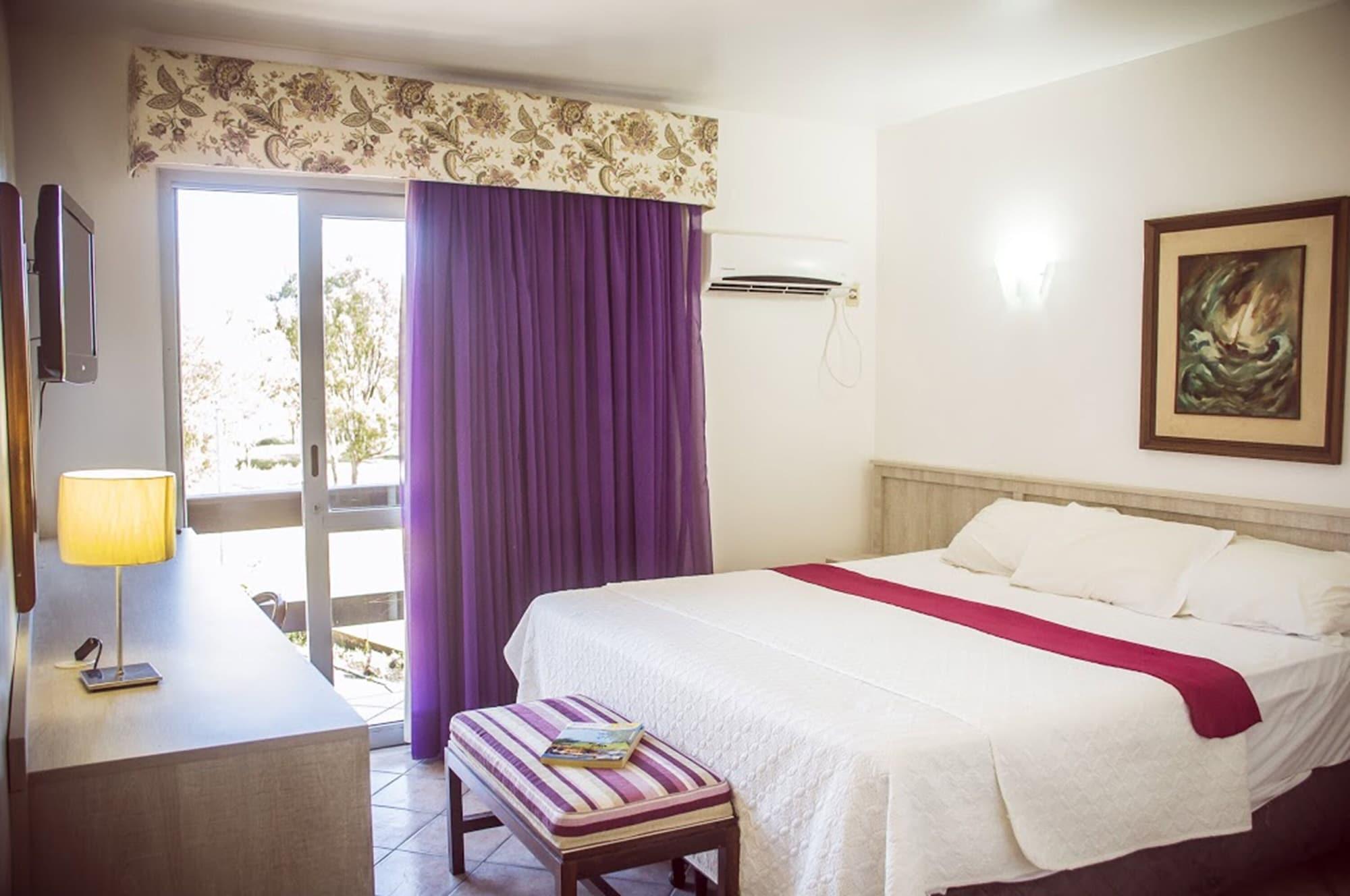 Varios Bertelli Chui Hotel