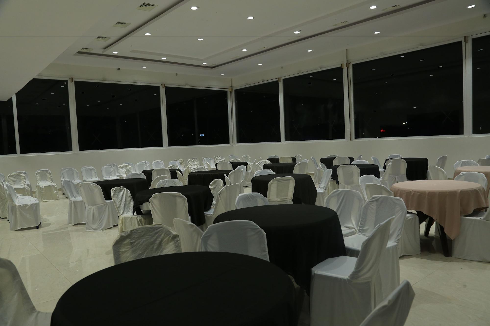 Salón de Baile Venky Residency