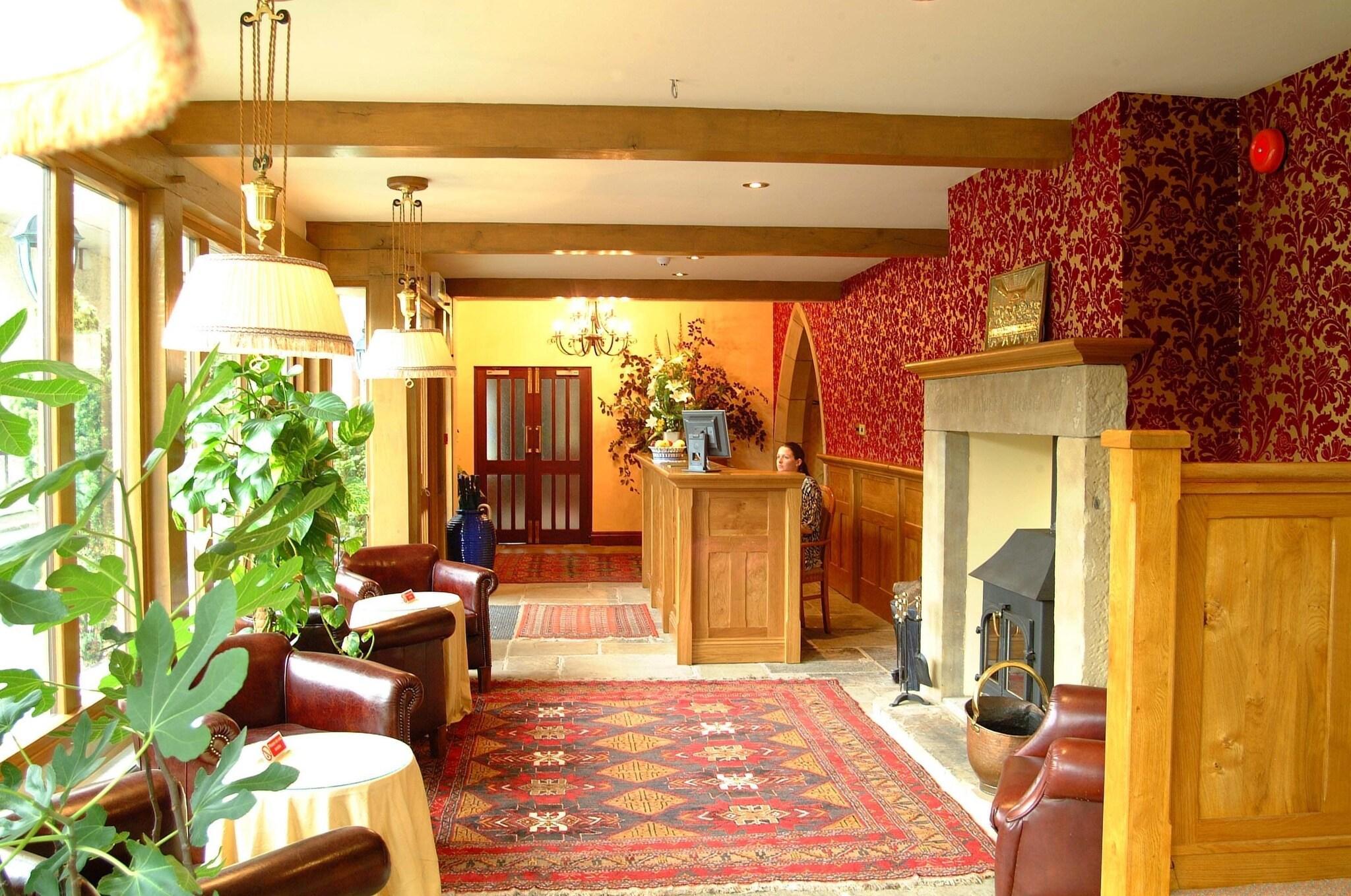 Vista Lobby Gibbon Bridge Hotel