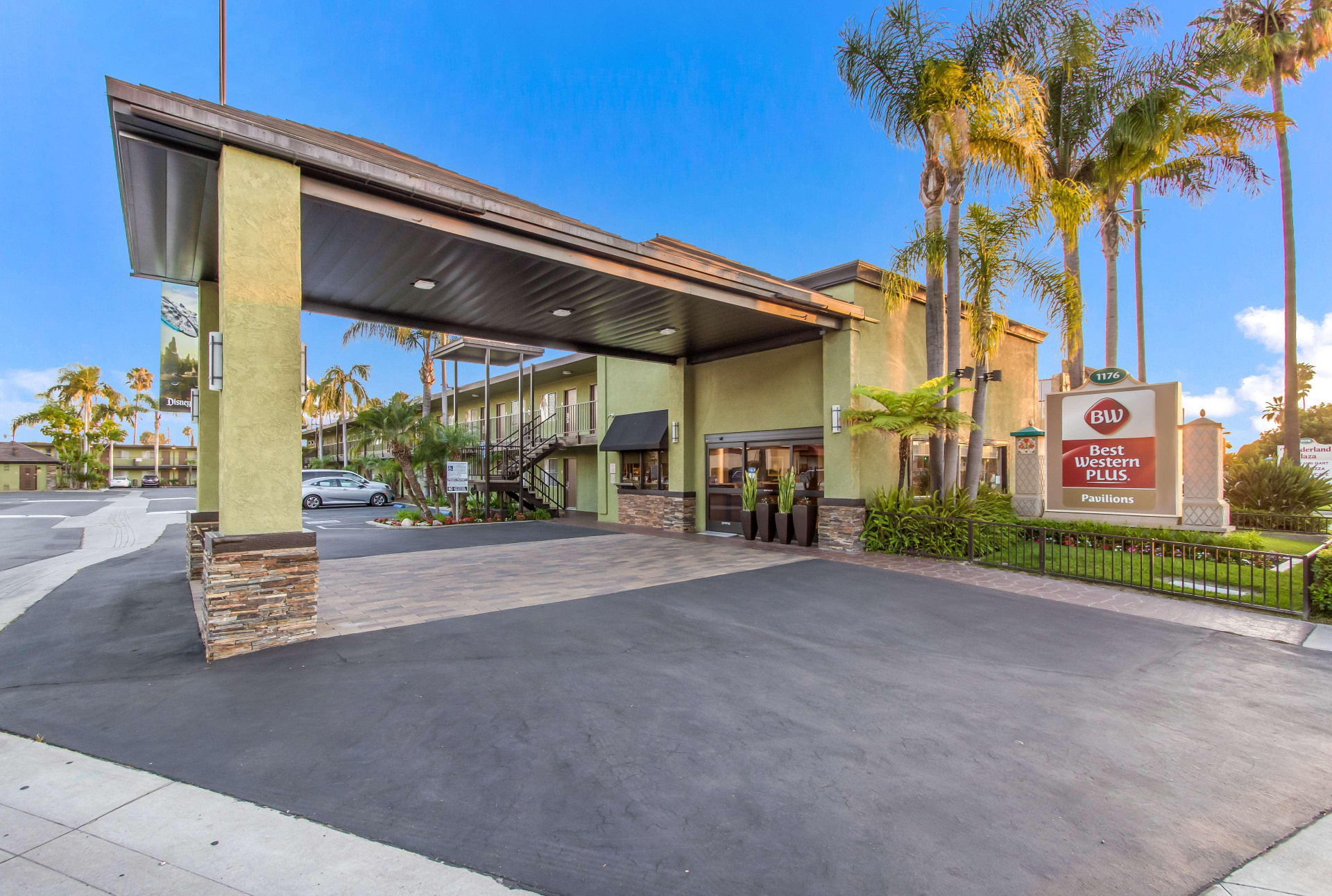Vista Exterior Best Western Plus Pavilions