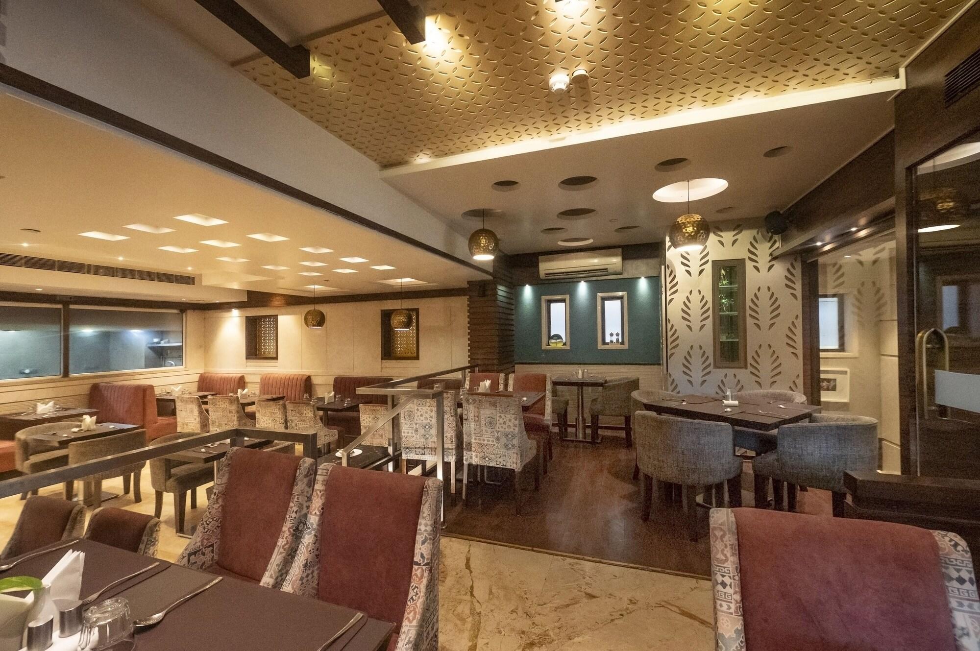 Restaurant Hotel Le Grande - Mumbai International Airport