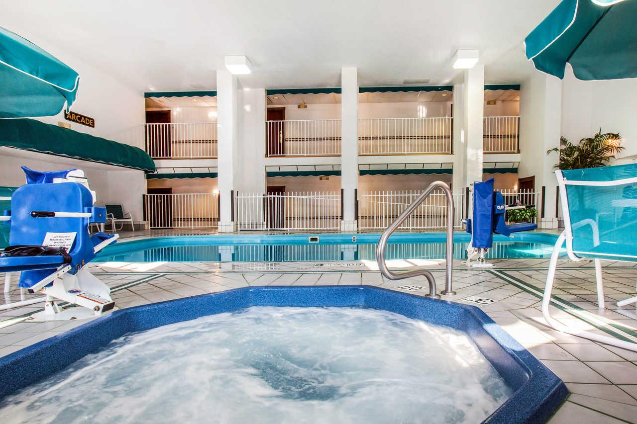 Vista Piscina Quality Inn Keystone near Mount Rushmore
