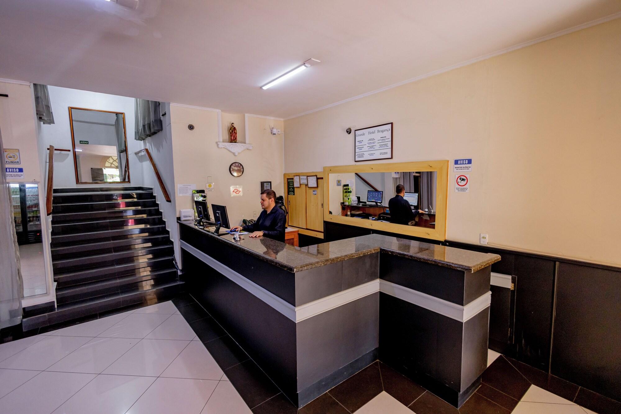 Vista Lobby Grande Hotel Bragança