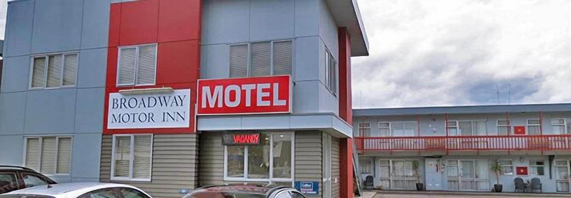 Varios Broadway Motor Inn
