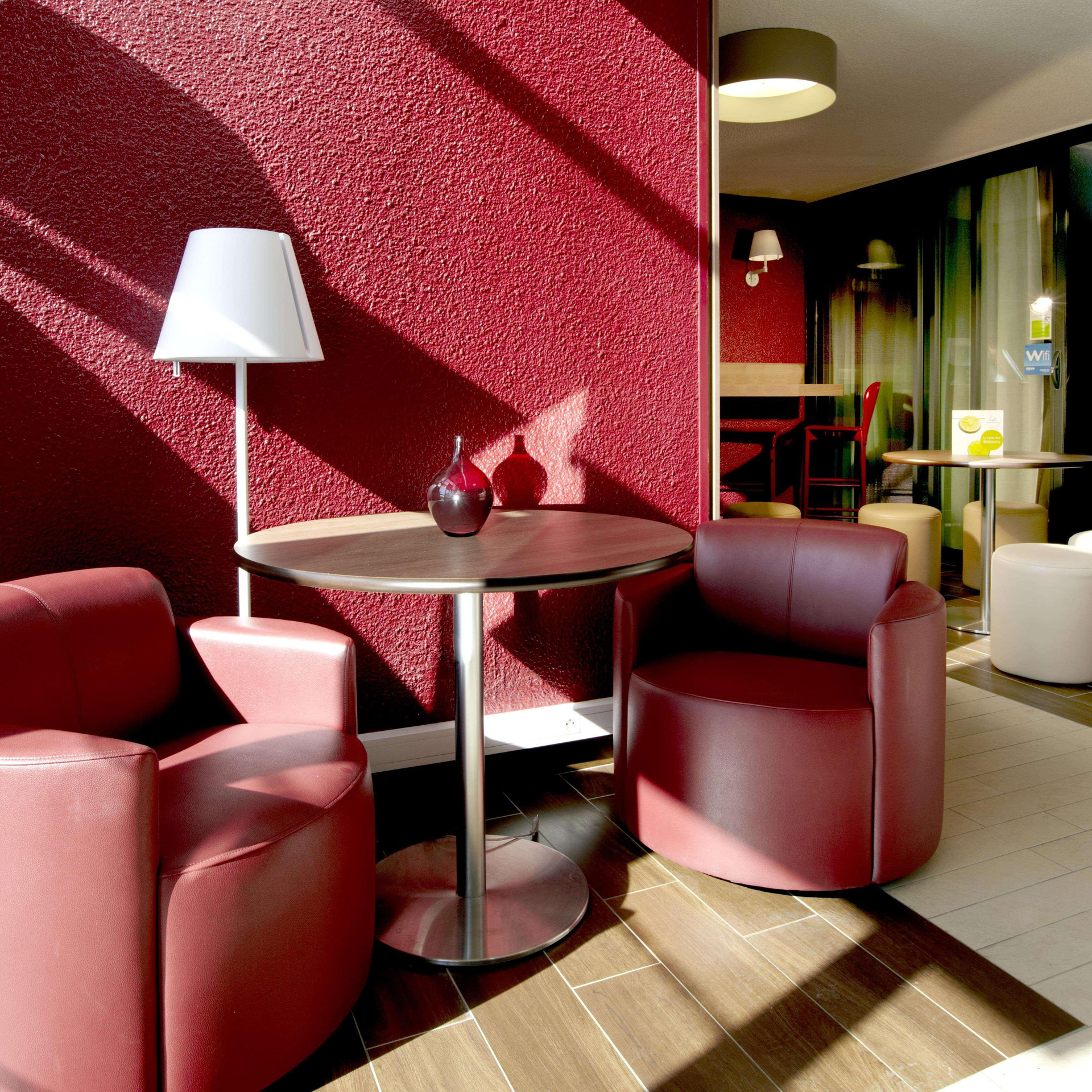 Bar/Salón Sure Hotel by Best Western Valence Nord