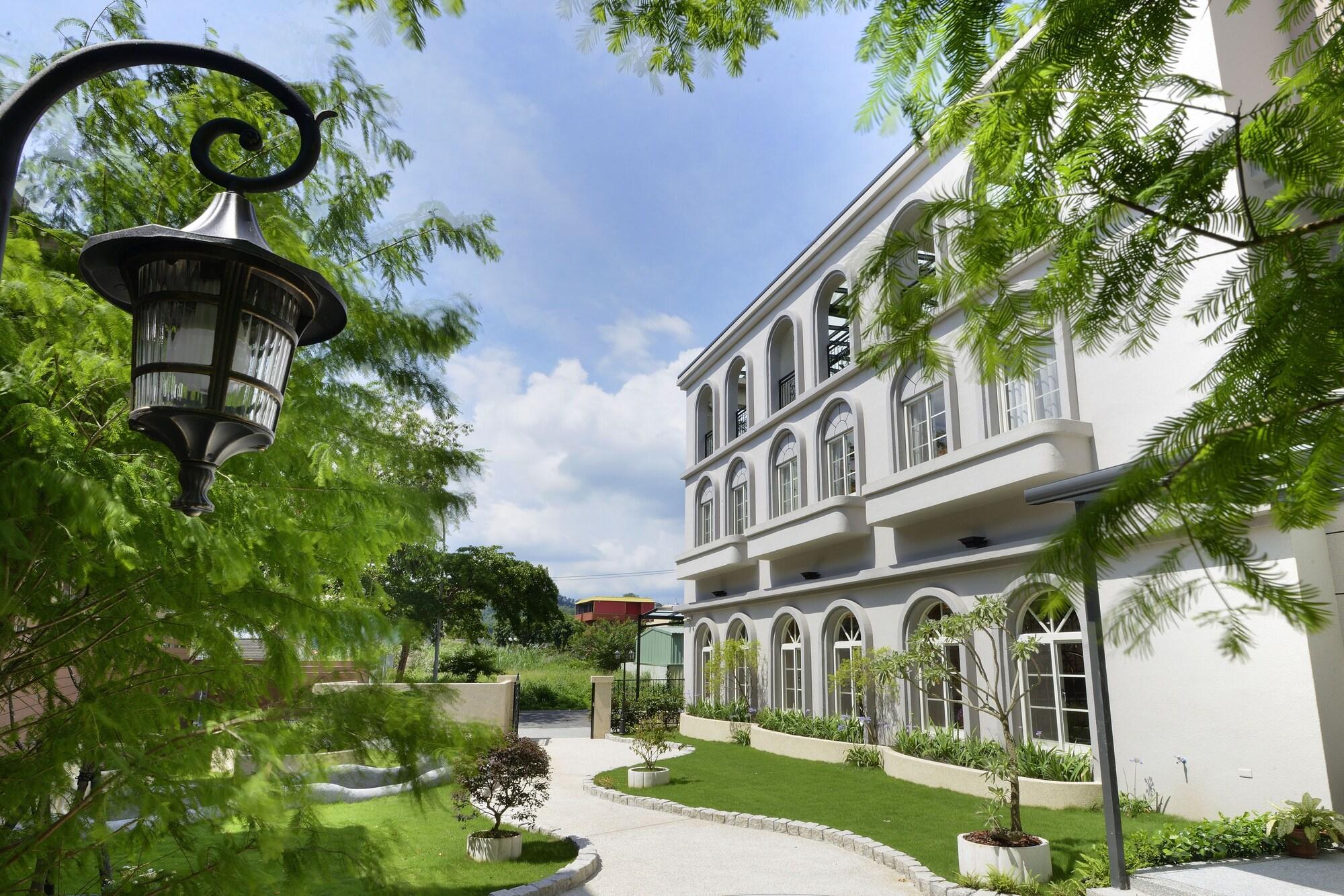 Varios Caffir garden hotel