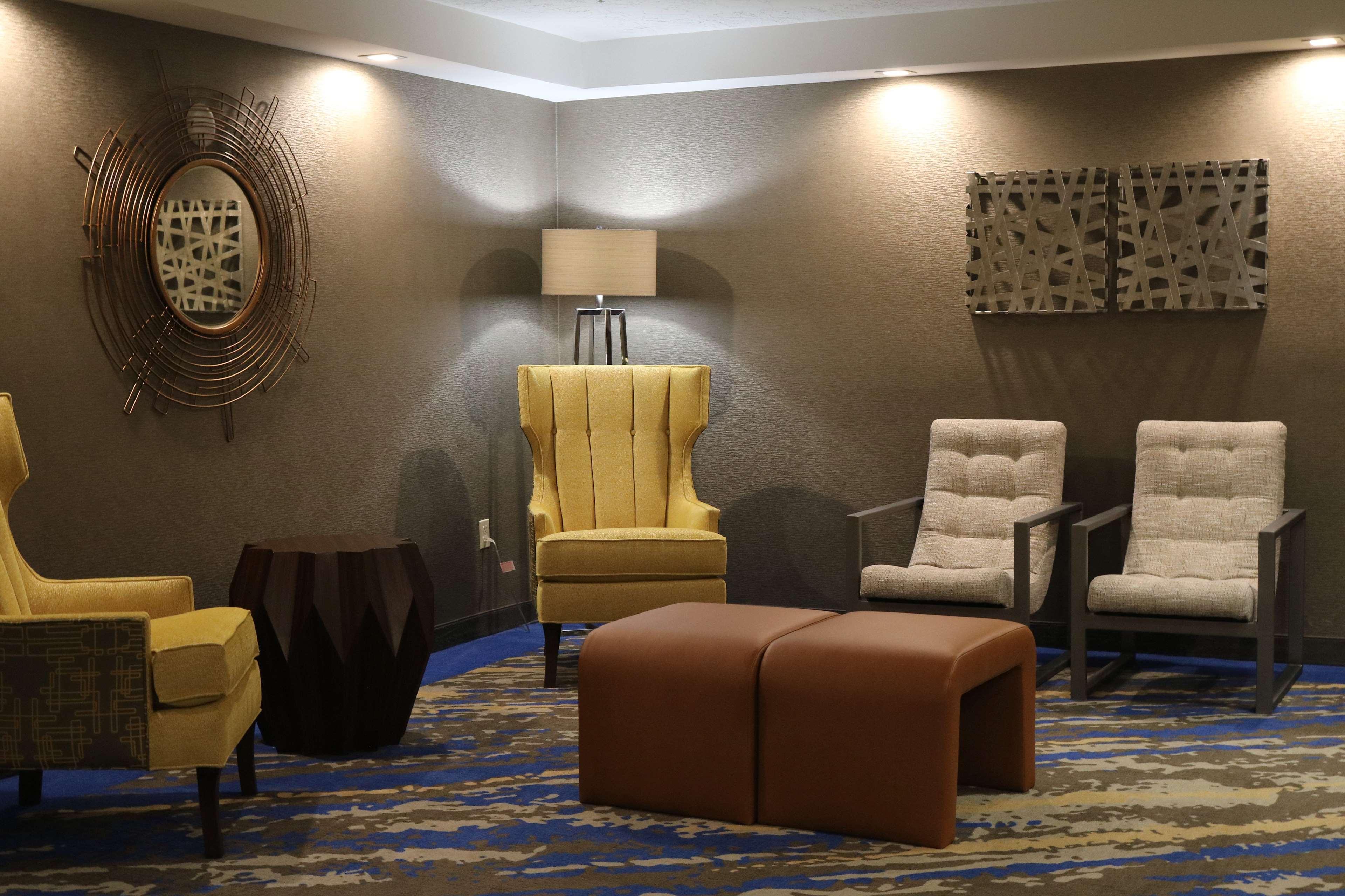 Vista Lobby Best Western Plus Portland Airport Hotel & Suites