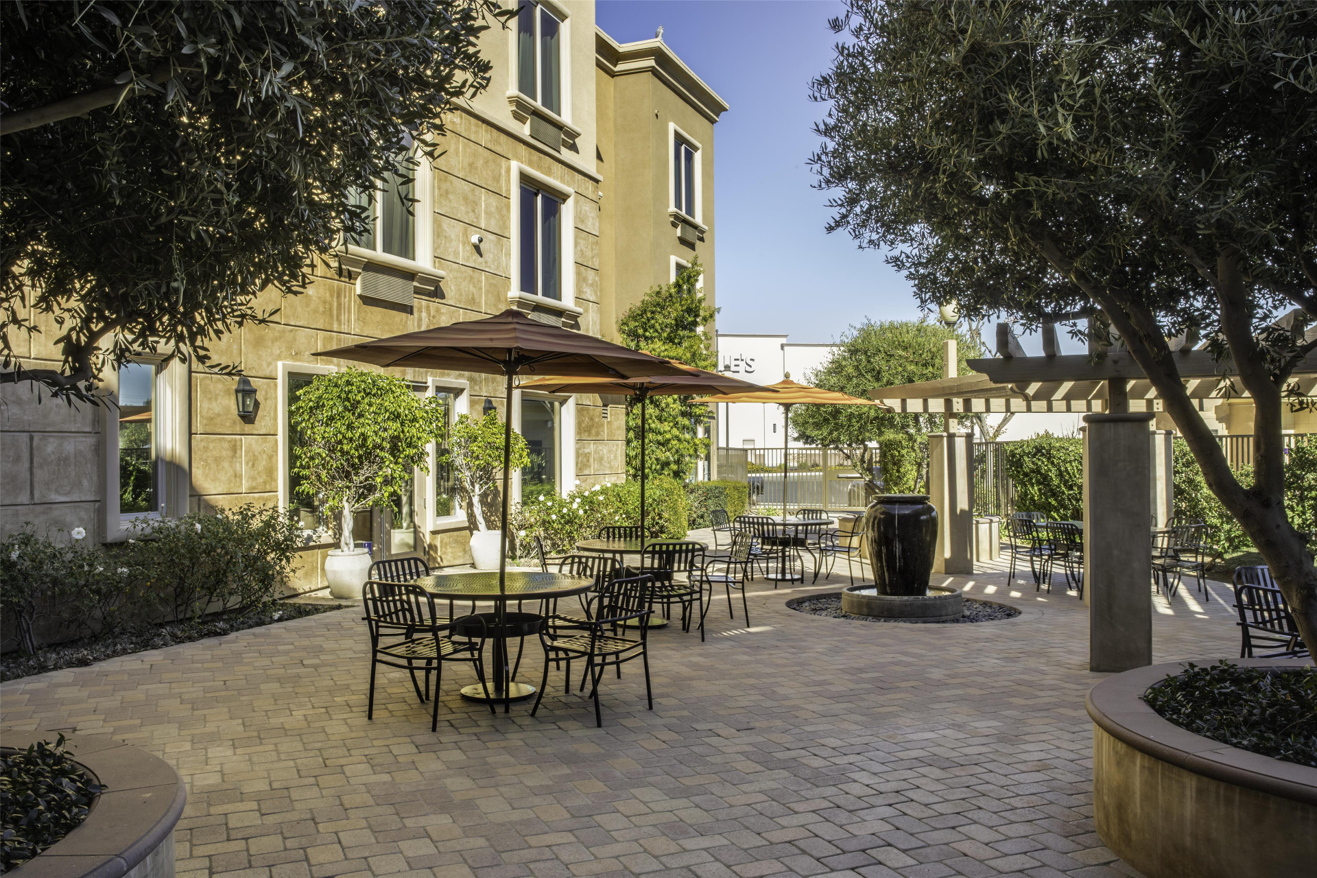 Vista Exterior Ayres Hotel Chino Hills