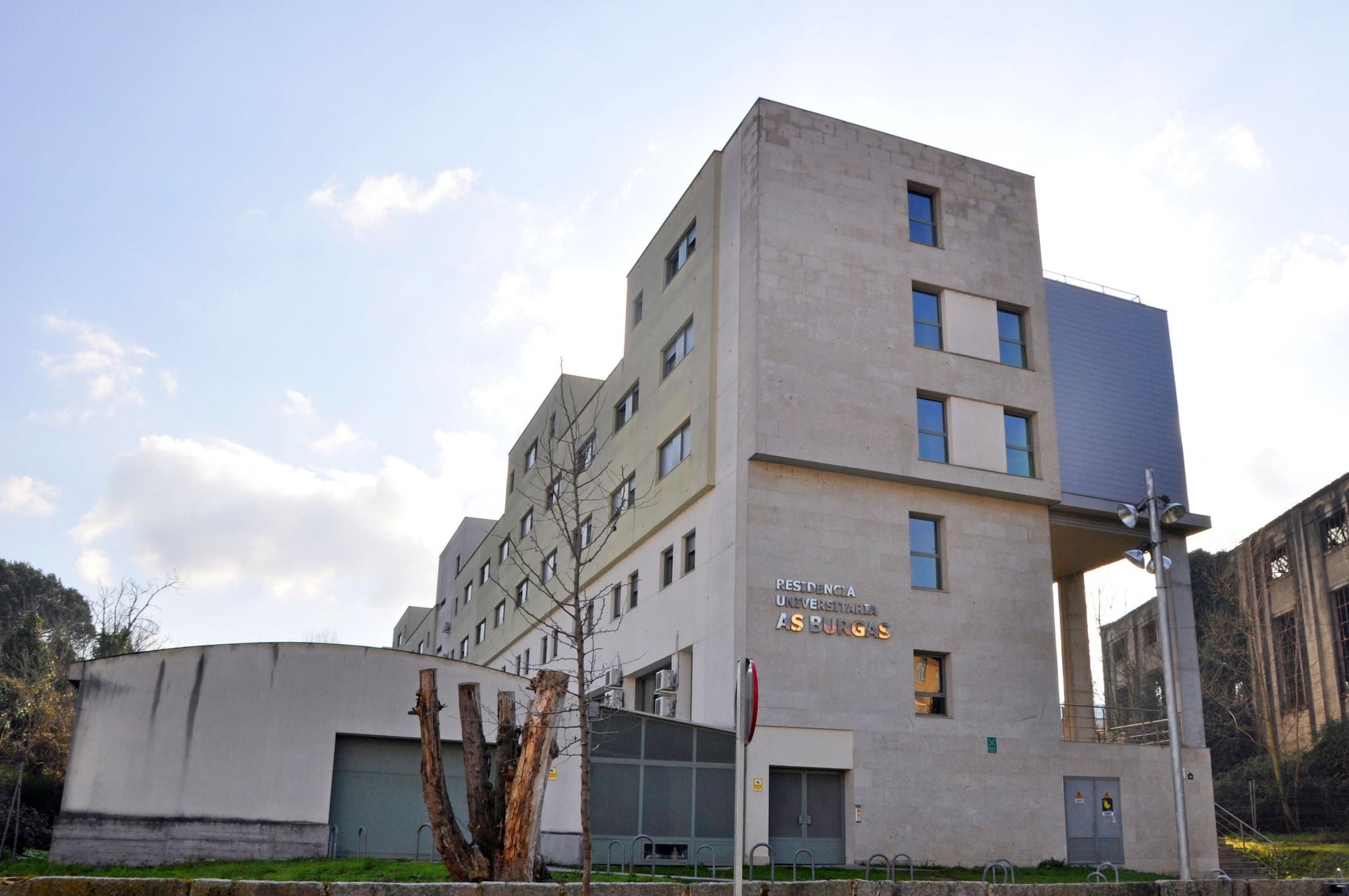 Vista Exterior Residencia Universitaria Resa As Burgas - Centro Adscrito a REAJ - Campus Accomodation