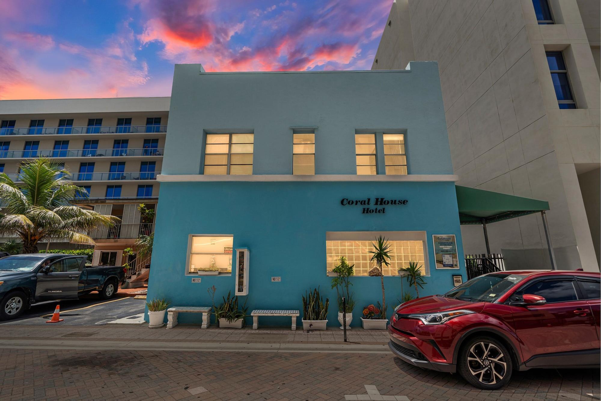 Vista Exterior The Coral House Motel