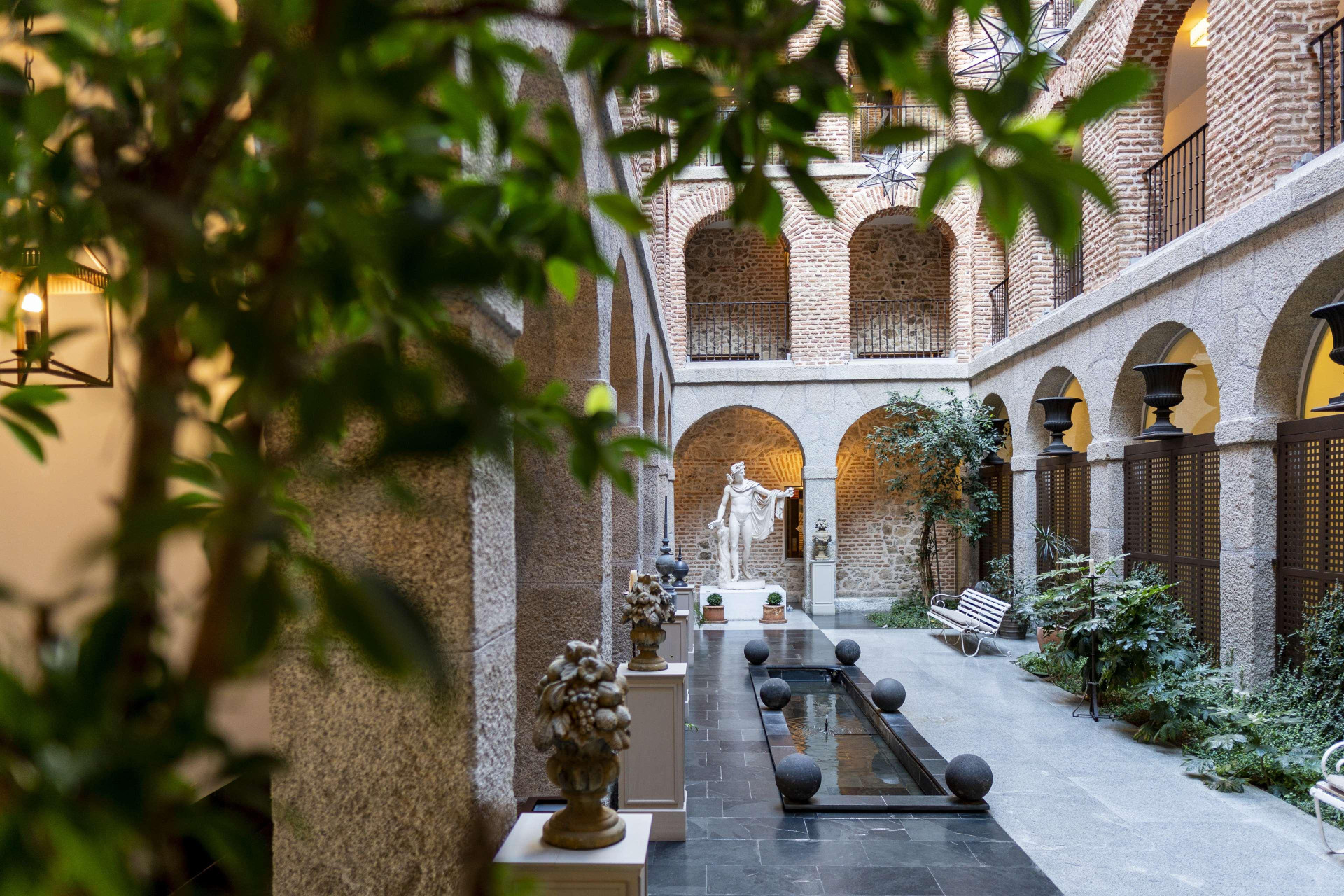 Vista Lobby Parador De La Granja