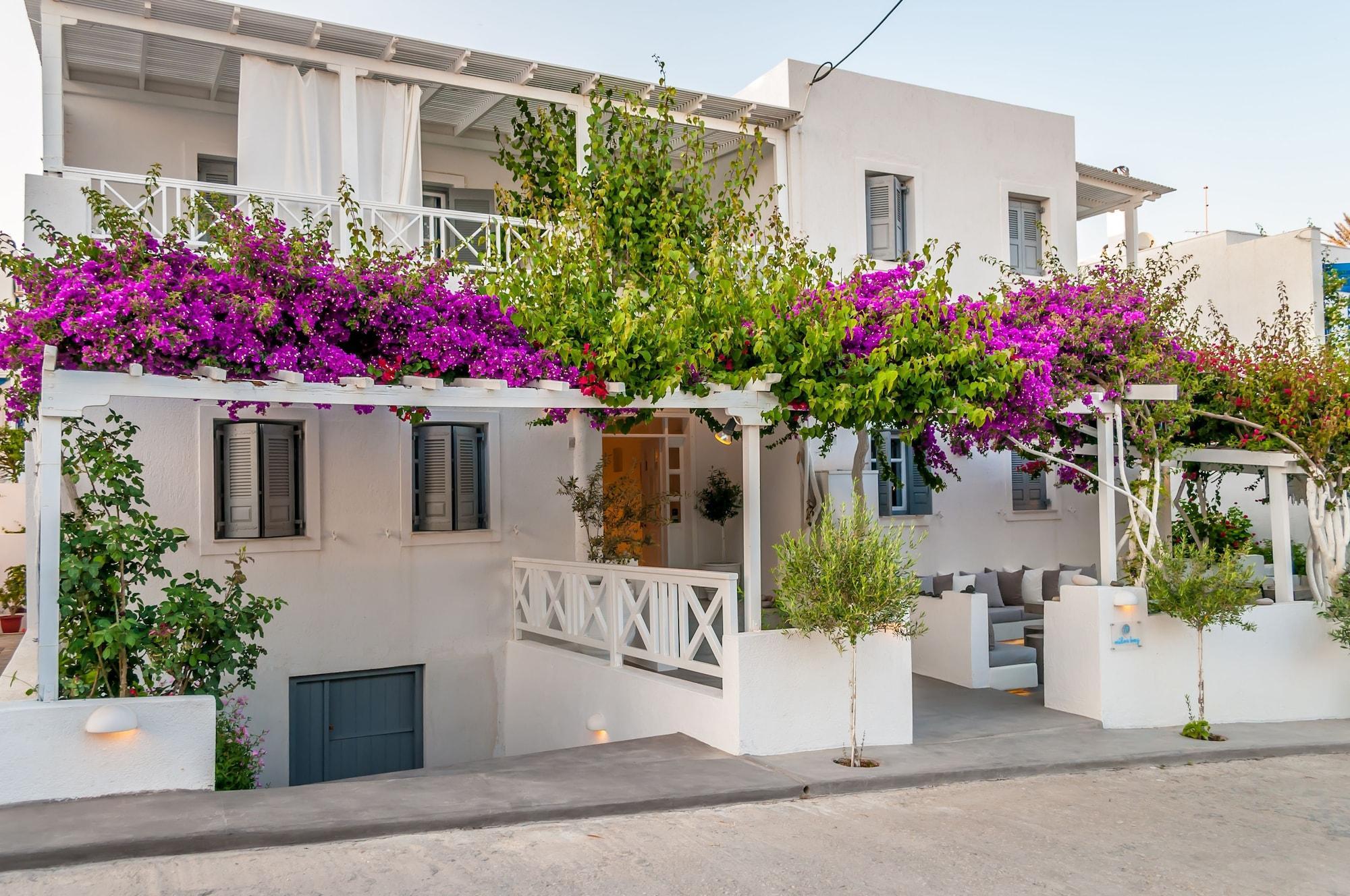 Varios Milos Bay Suites