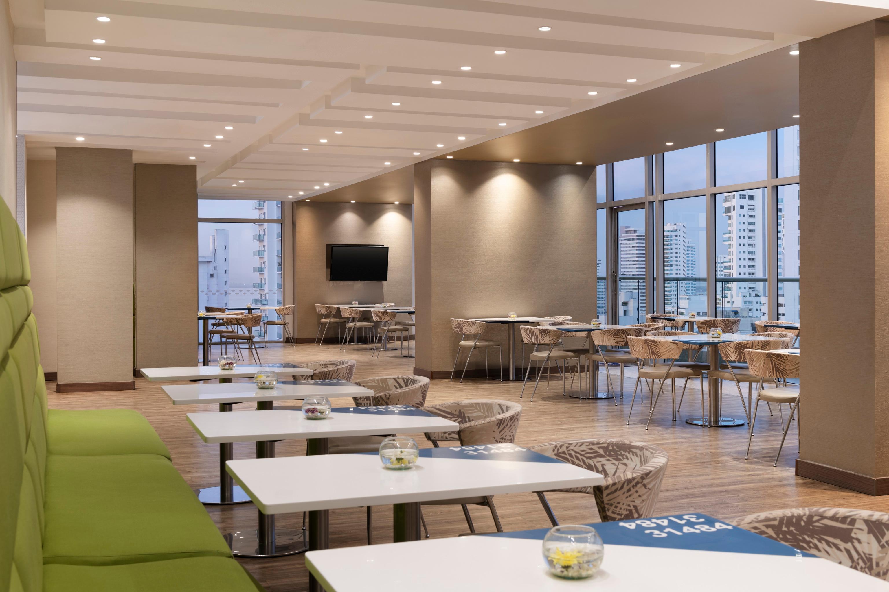 Restaurant Hampton By Hilton Cartagena