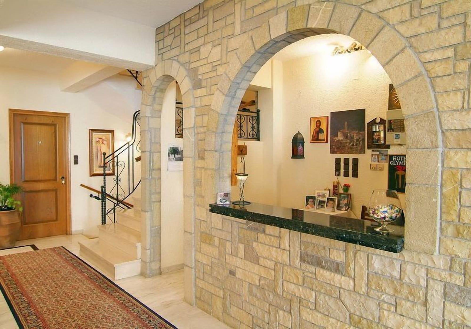 Vista Lobby Olympic Hotel